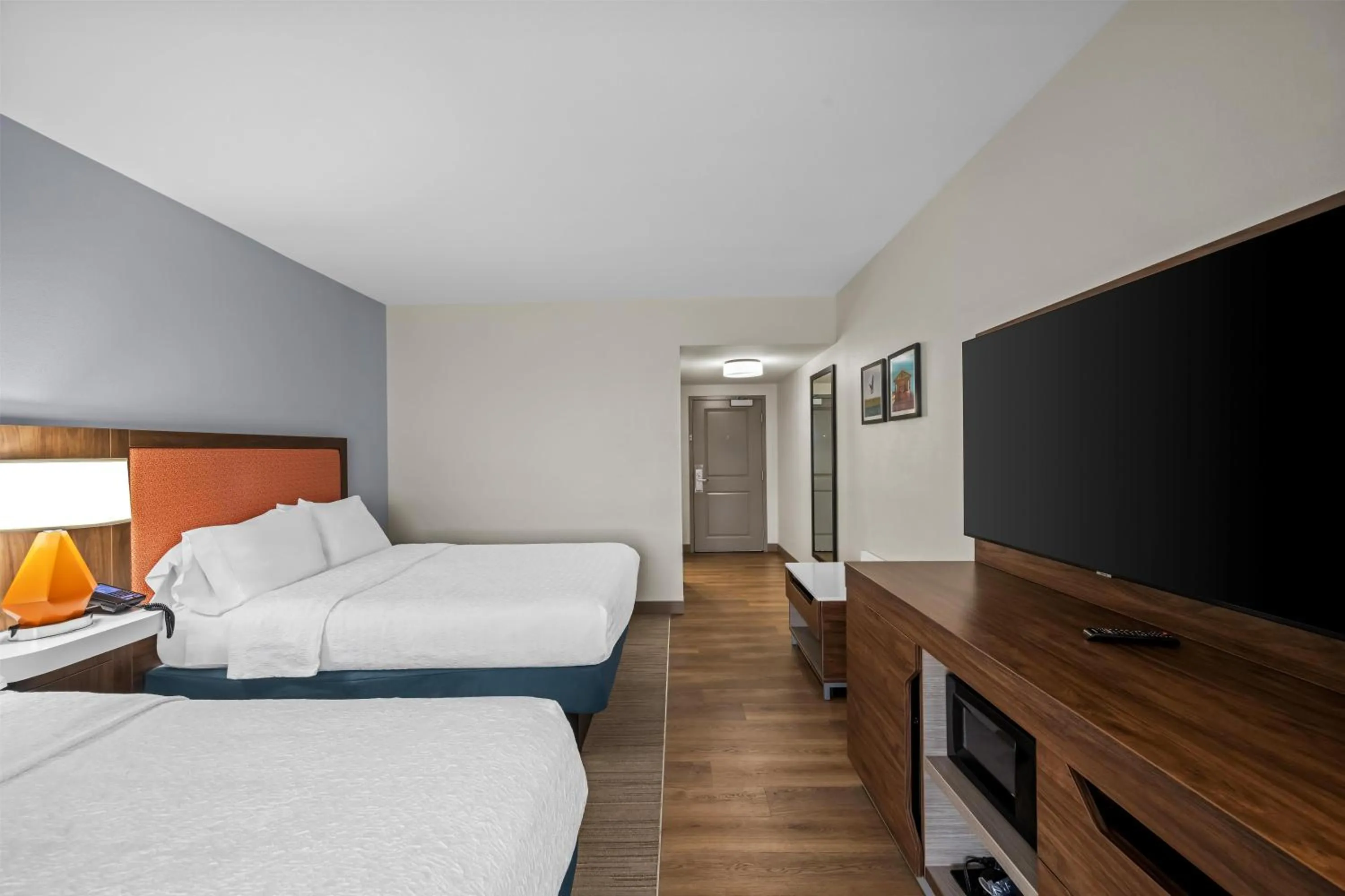 Bed in Hampton Inn & Suites Ft. Lauderdale/West-Sawgrass/Tamarac, FL