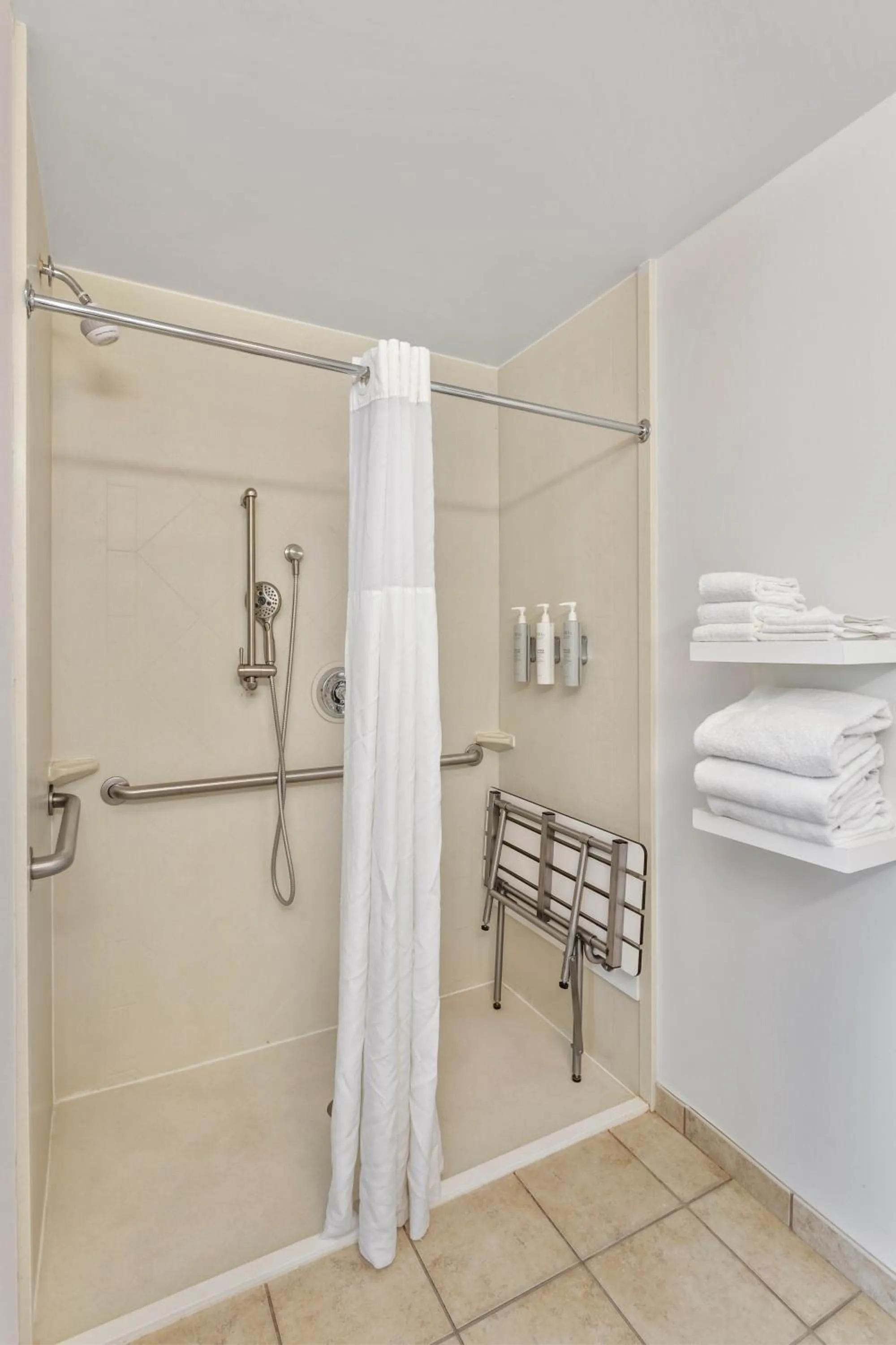 Bathroom in Hampton Inn & Suites Orlando-Apopka