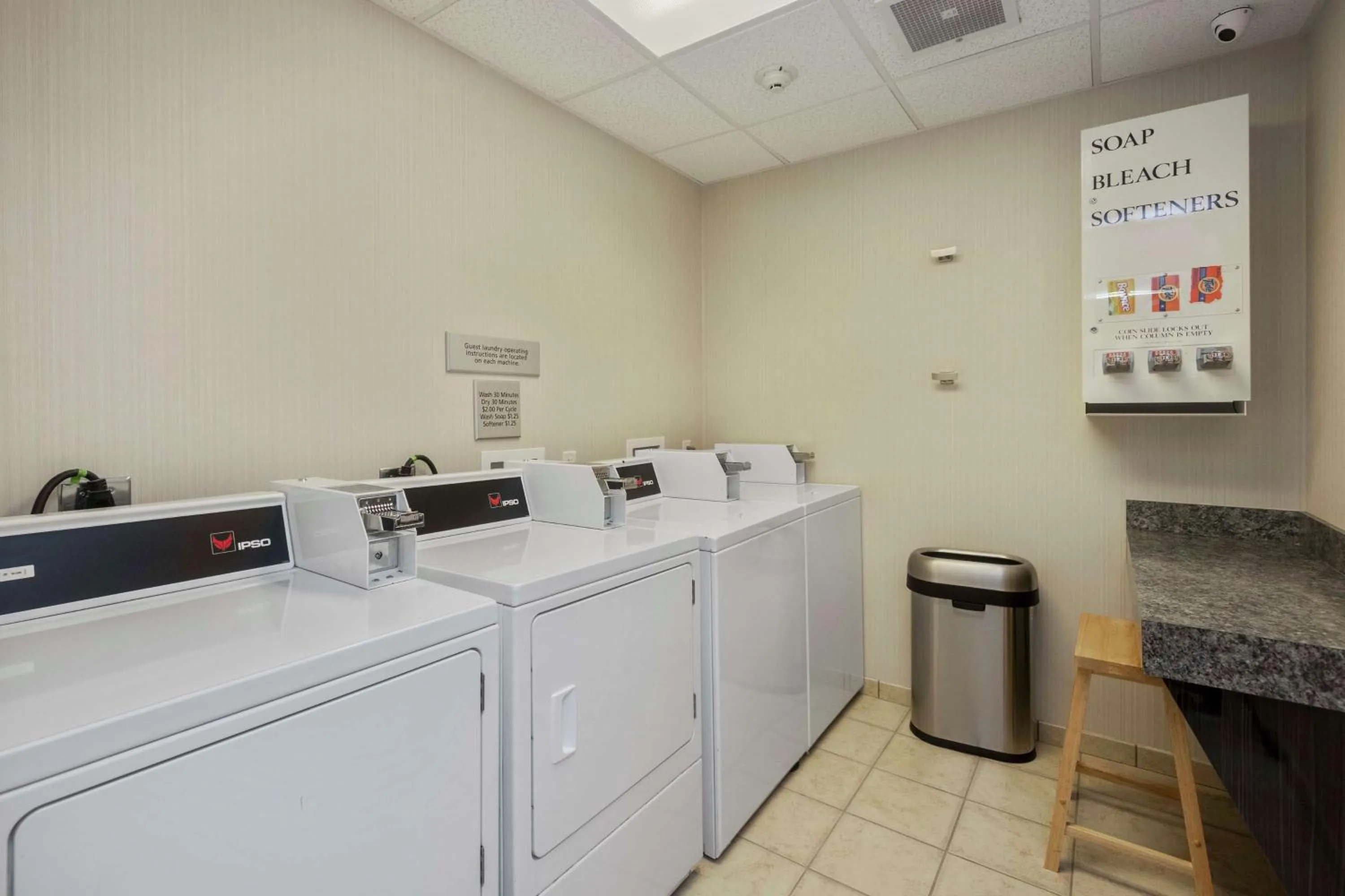 Property building in Hampton Inn & Suites Orlando-Apopka