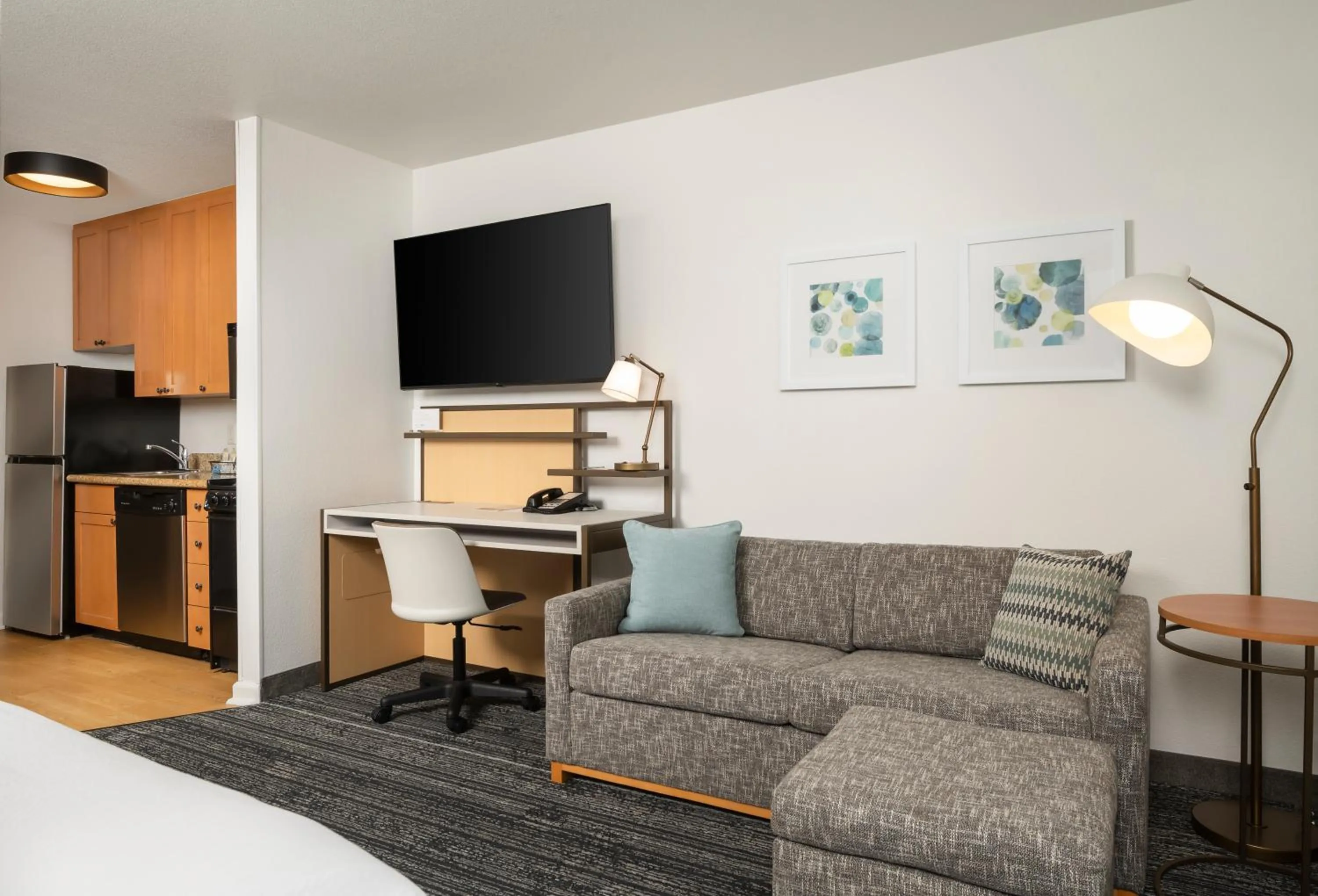 Living room, Bed in TownePlace Suites by Marriott Sierra Vista