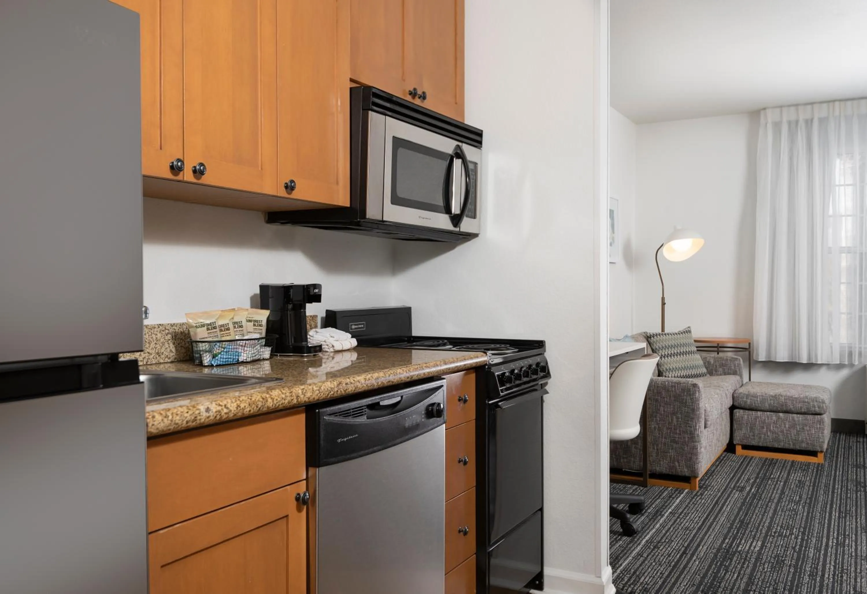 kitchen in TownePlace Suites by Marriott Sierra Vista