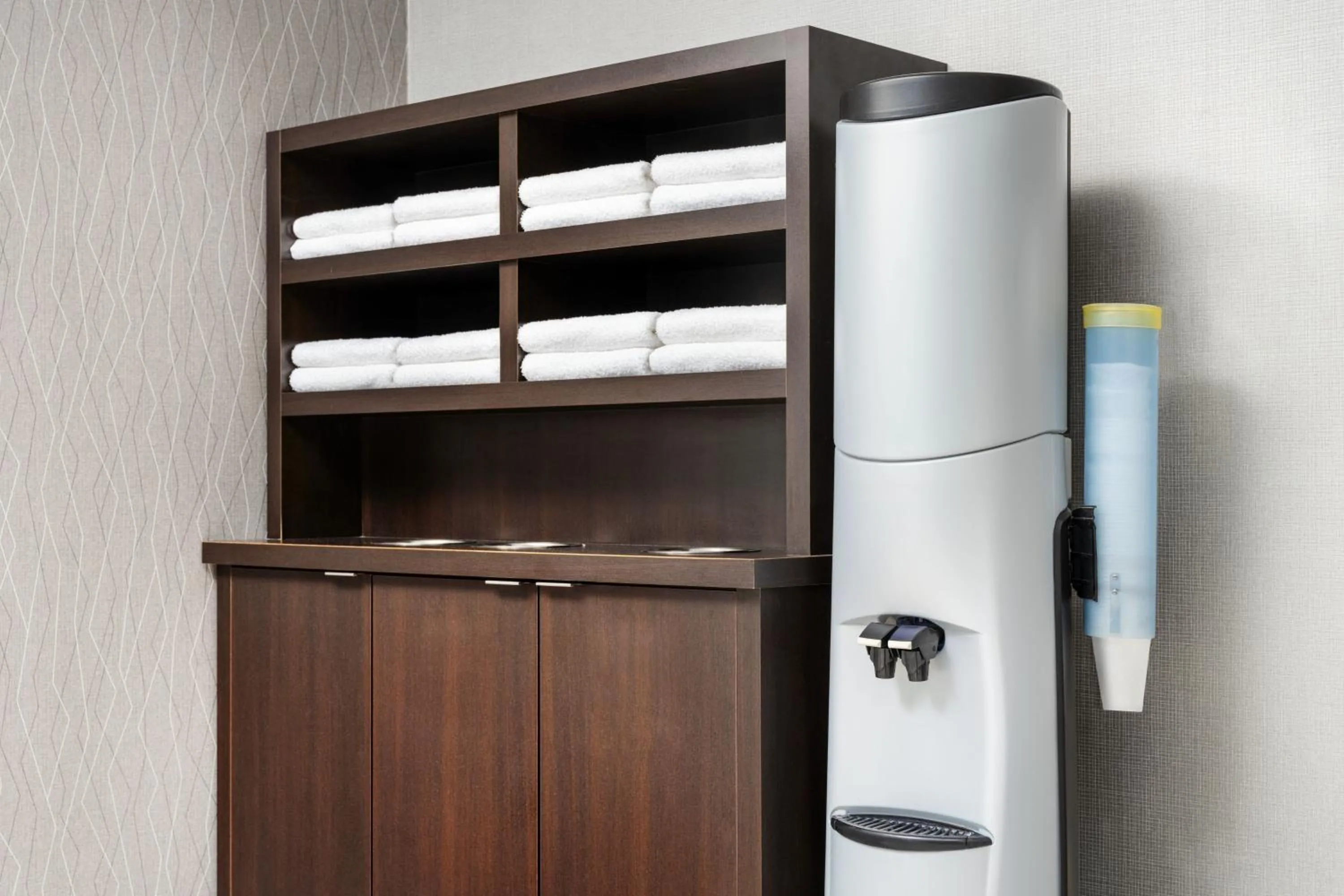 Fitness centre/facilities in Courtyard by Marriott Kingston