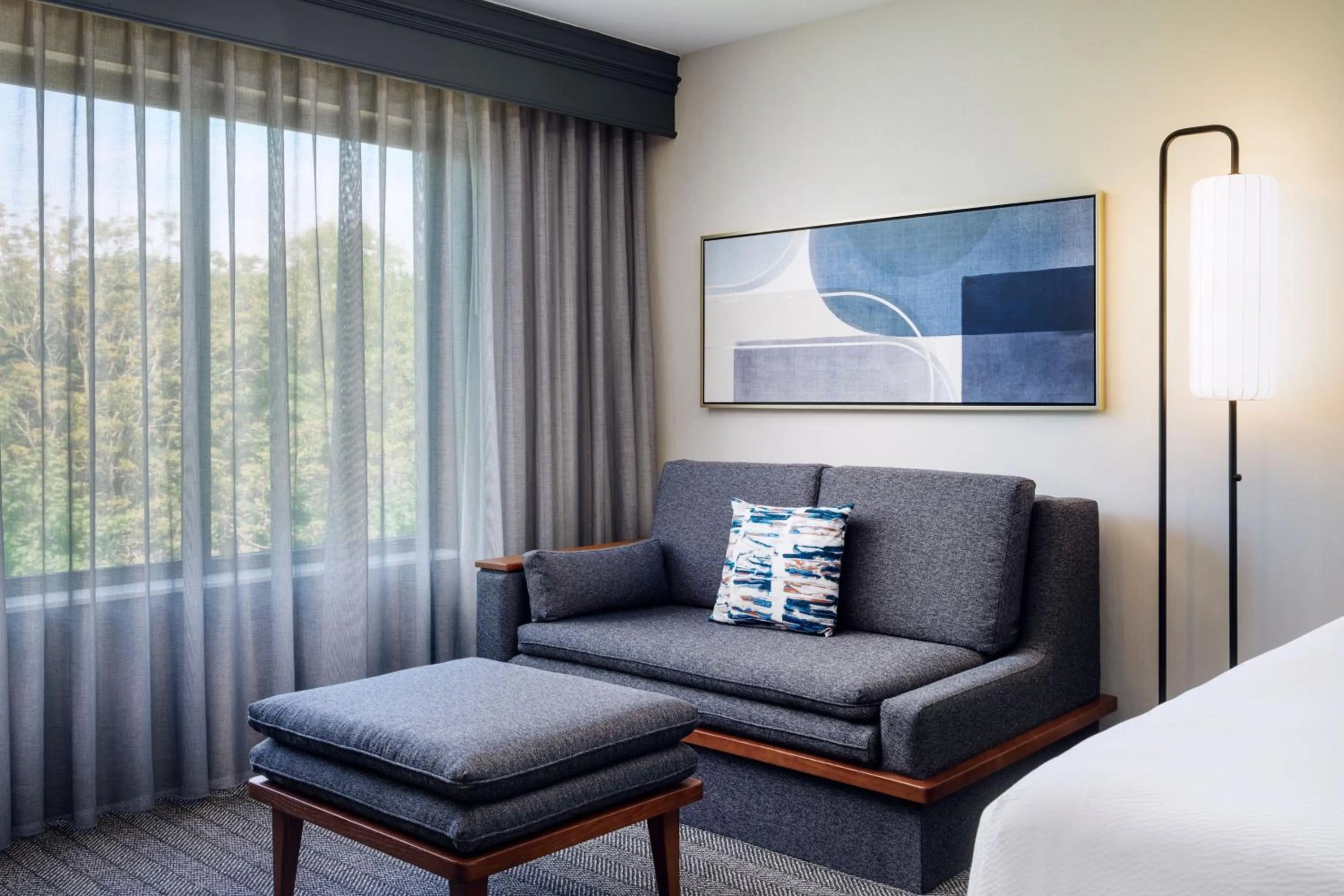 Photo of the whole room, Bed in Courtyard by Marriott Kingston