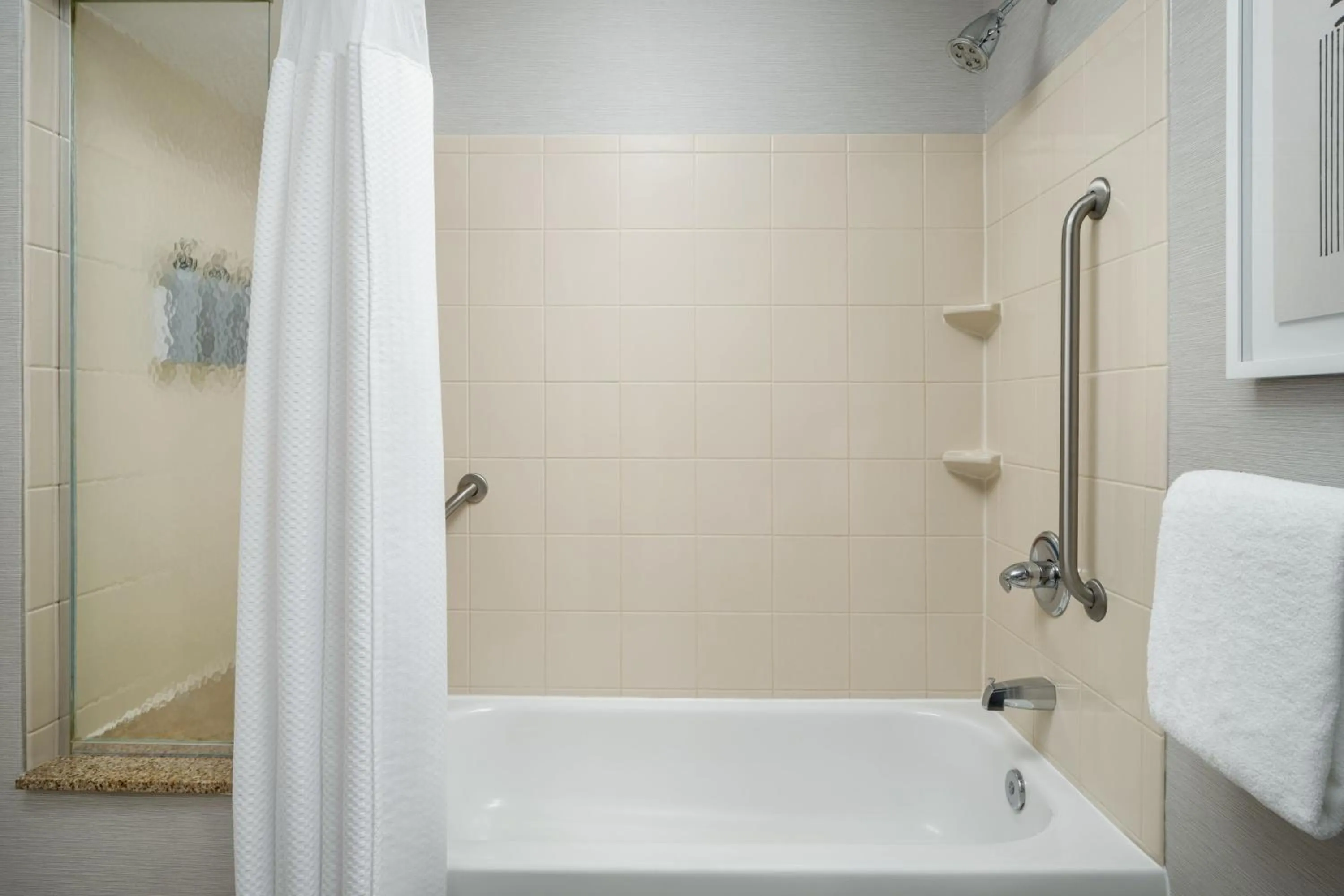 Bathroom in Courtyard by Marriott Kingston