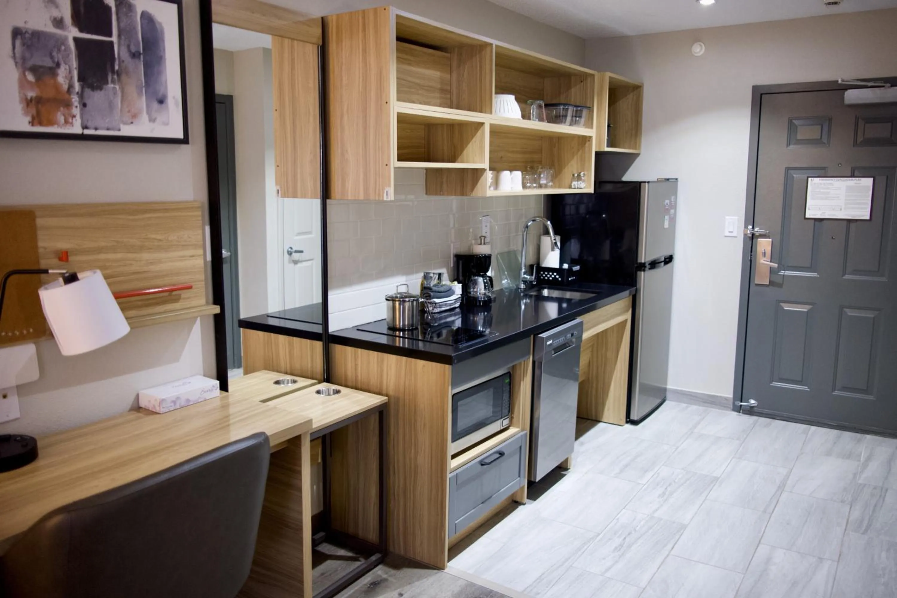 Kitchen or kitchenette in Candlewood Suites Harrisonburg by IHG