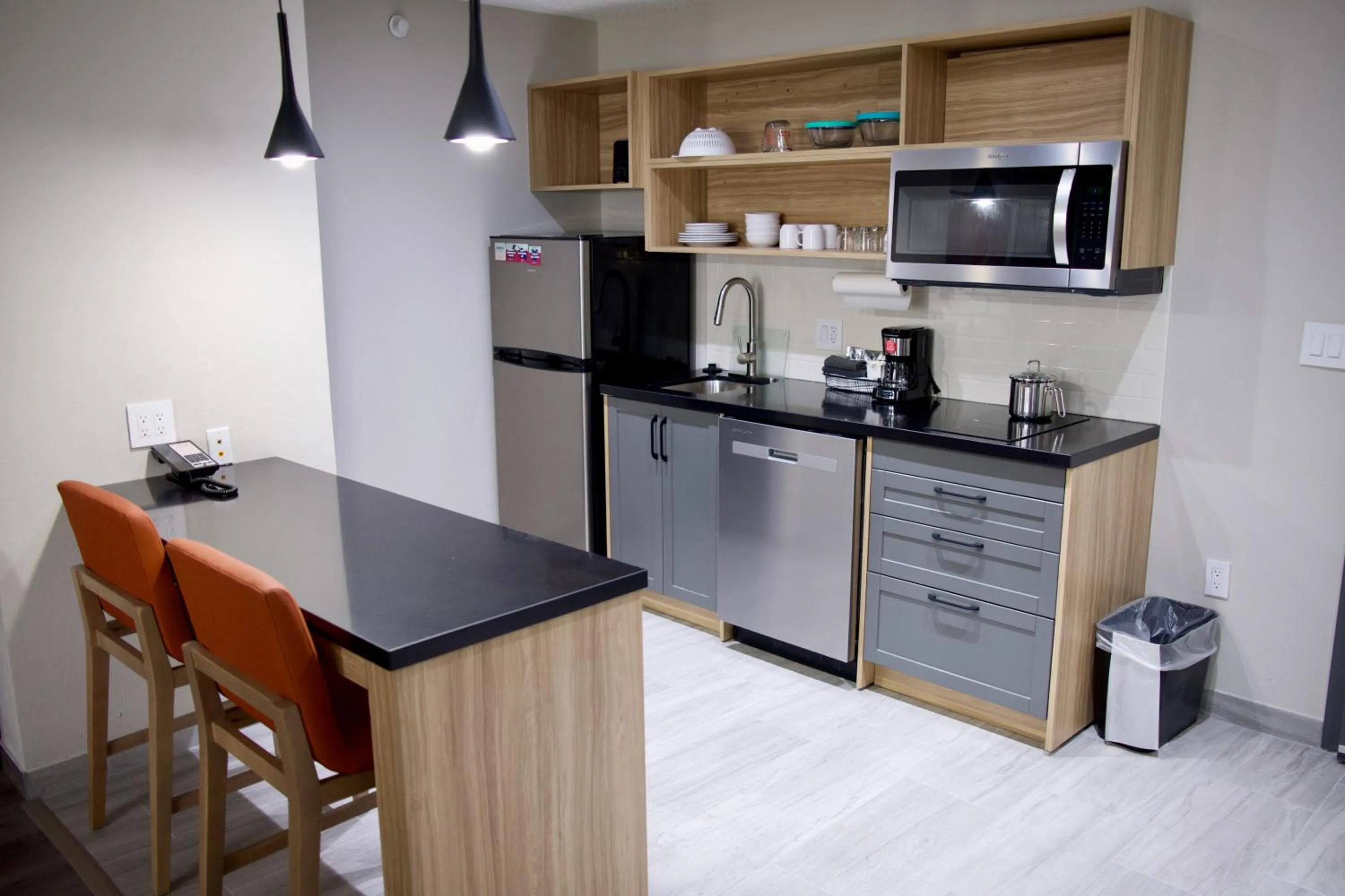 Kitchen or kitchenette in Candlewood Suites Harrisonburg by IHG