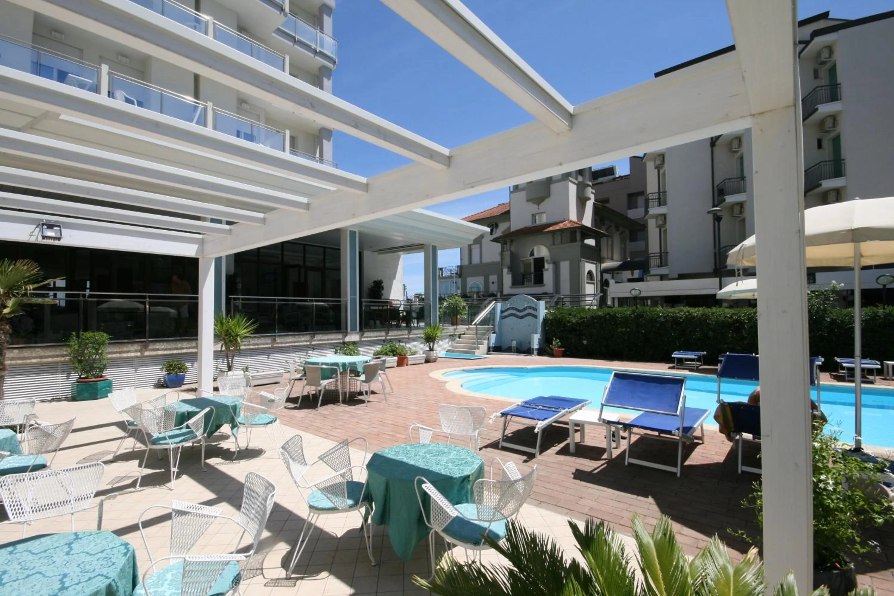 Swimming pool in Hotel Excelsior