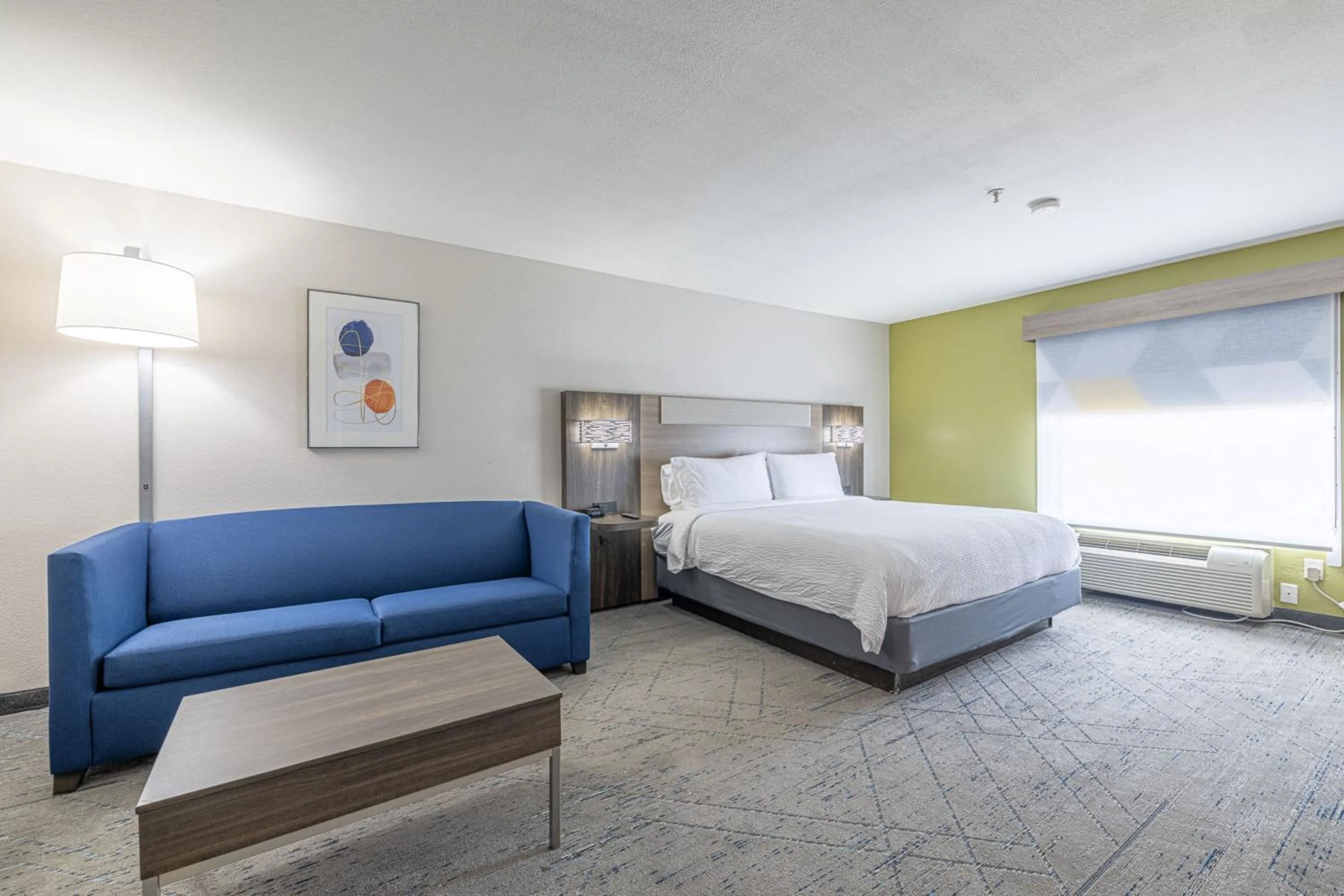 Photo of the whole room, Bed in Holiday Inn Express & Suites College Station by IHG