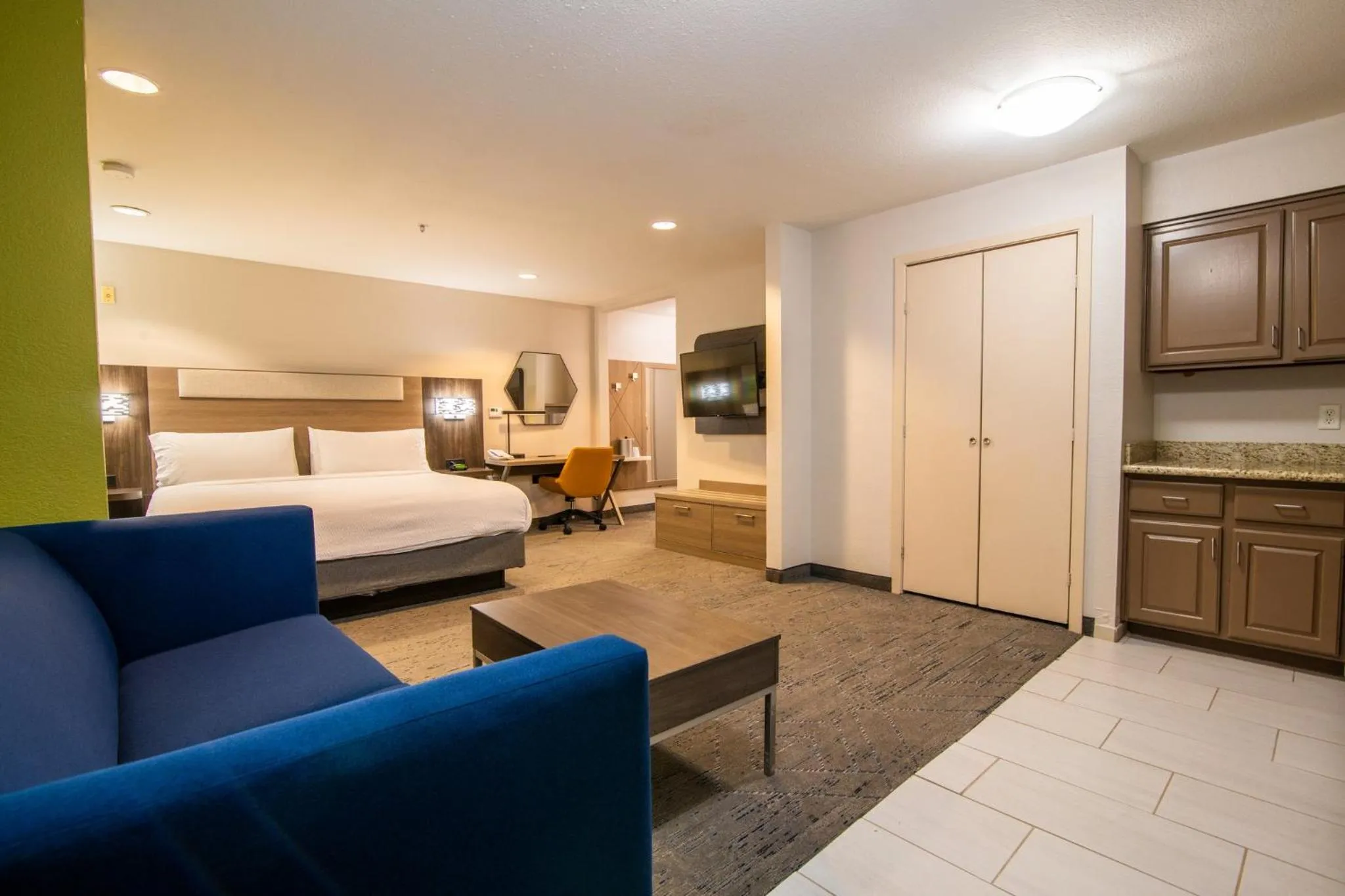 Bedroom, Bed in Holiday Inn Express & Suites College Station by IHG
