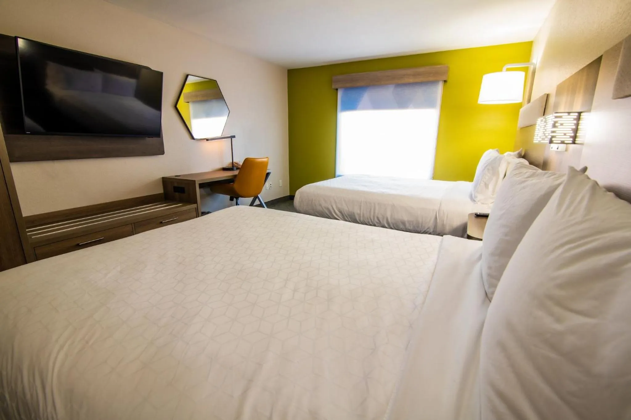 Photo of the whole room, Bed in Holiday Inn Express & Suites College Station by IHG