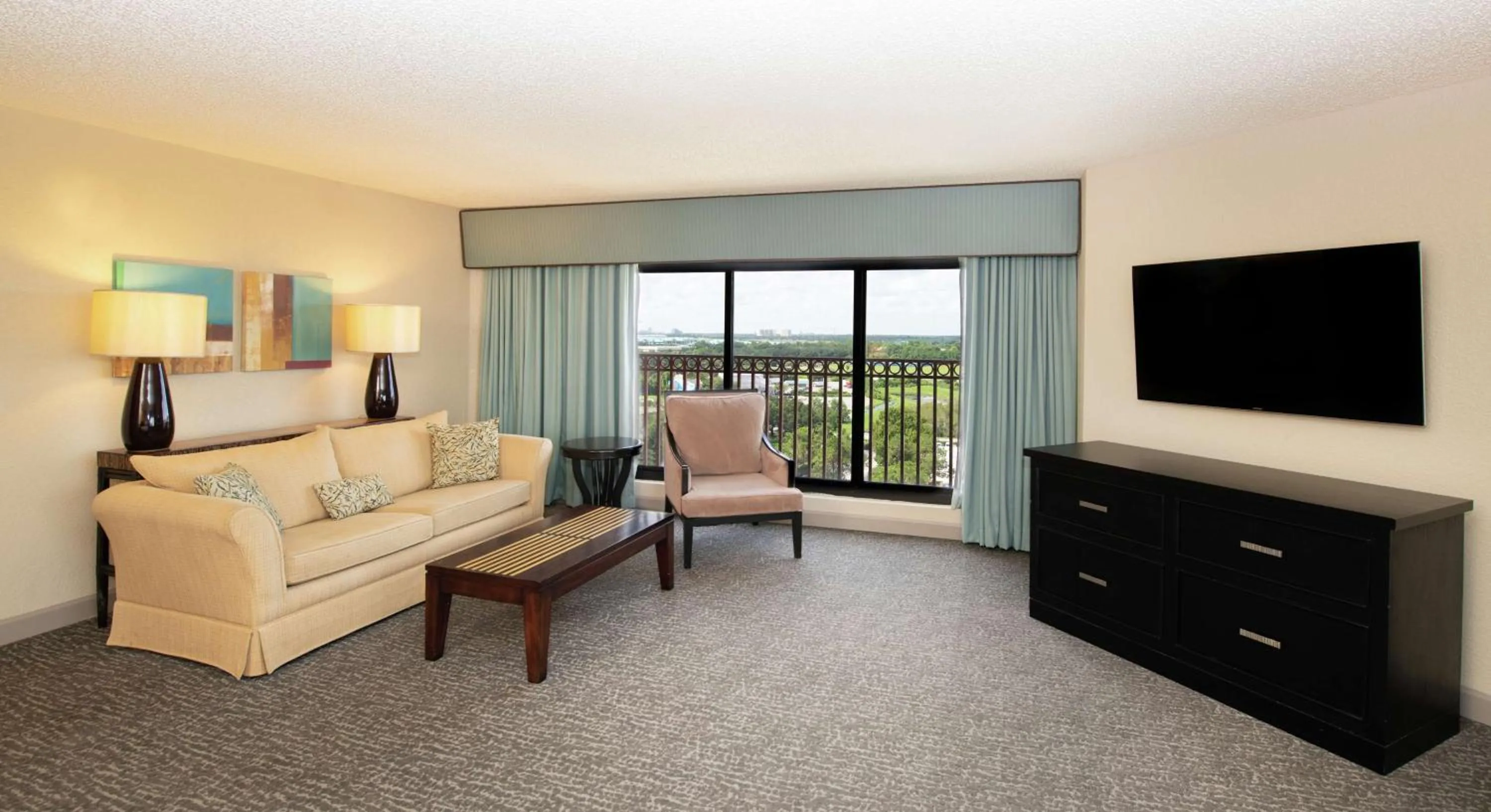 Living room in DoubleTree by Hilton Hotel Orlando at SeaWorld