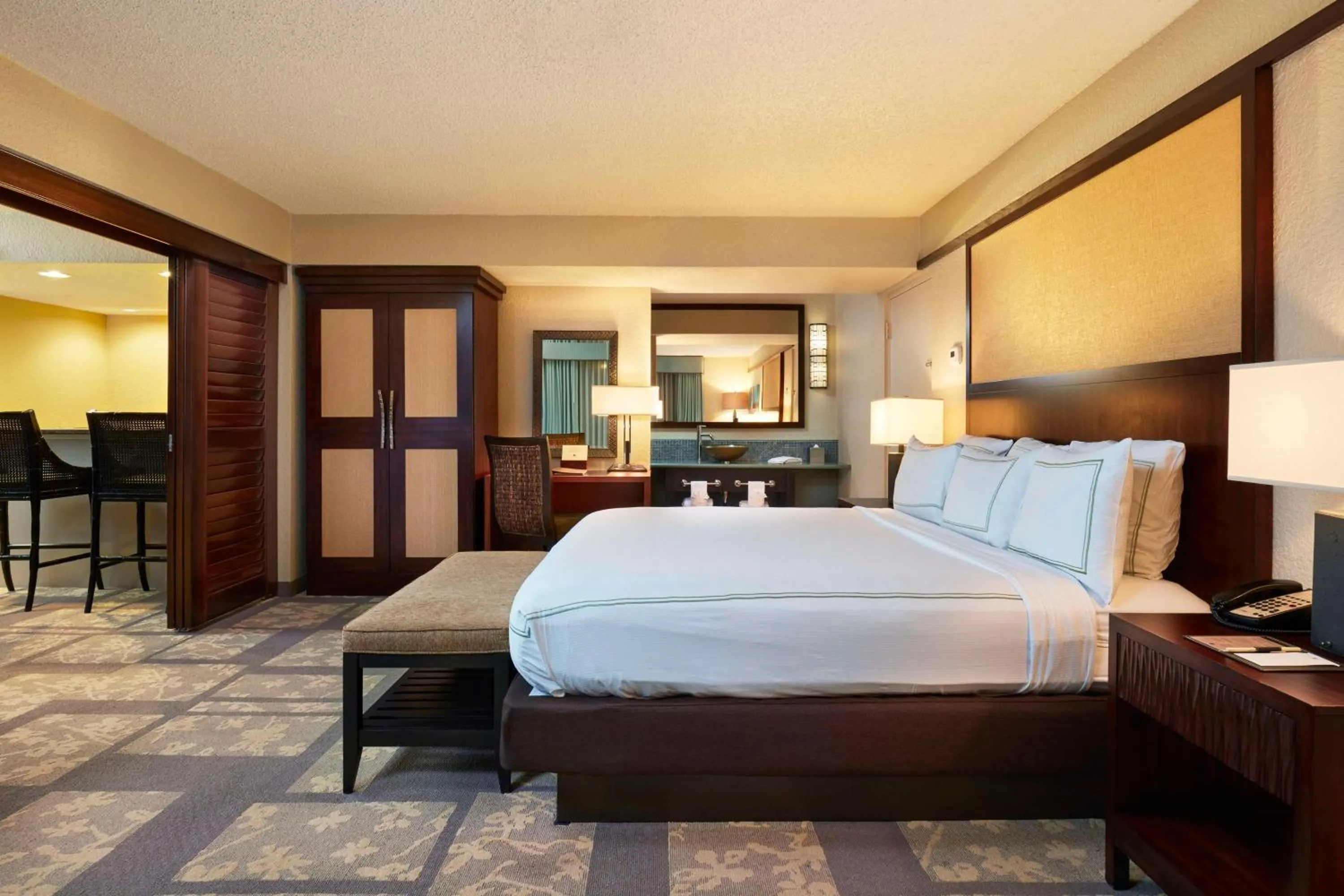 Bedroom, Bed in DoubleTree by Hilton Hotel Orlando at SeaWorld
