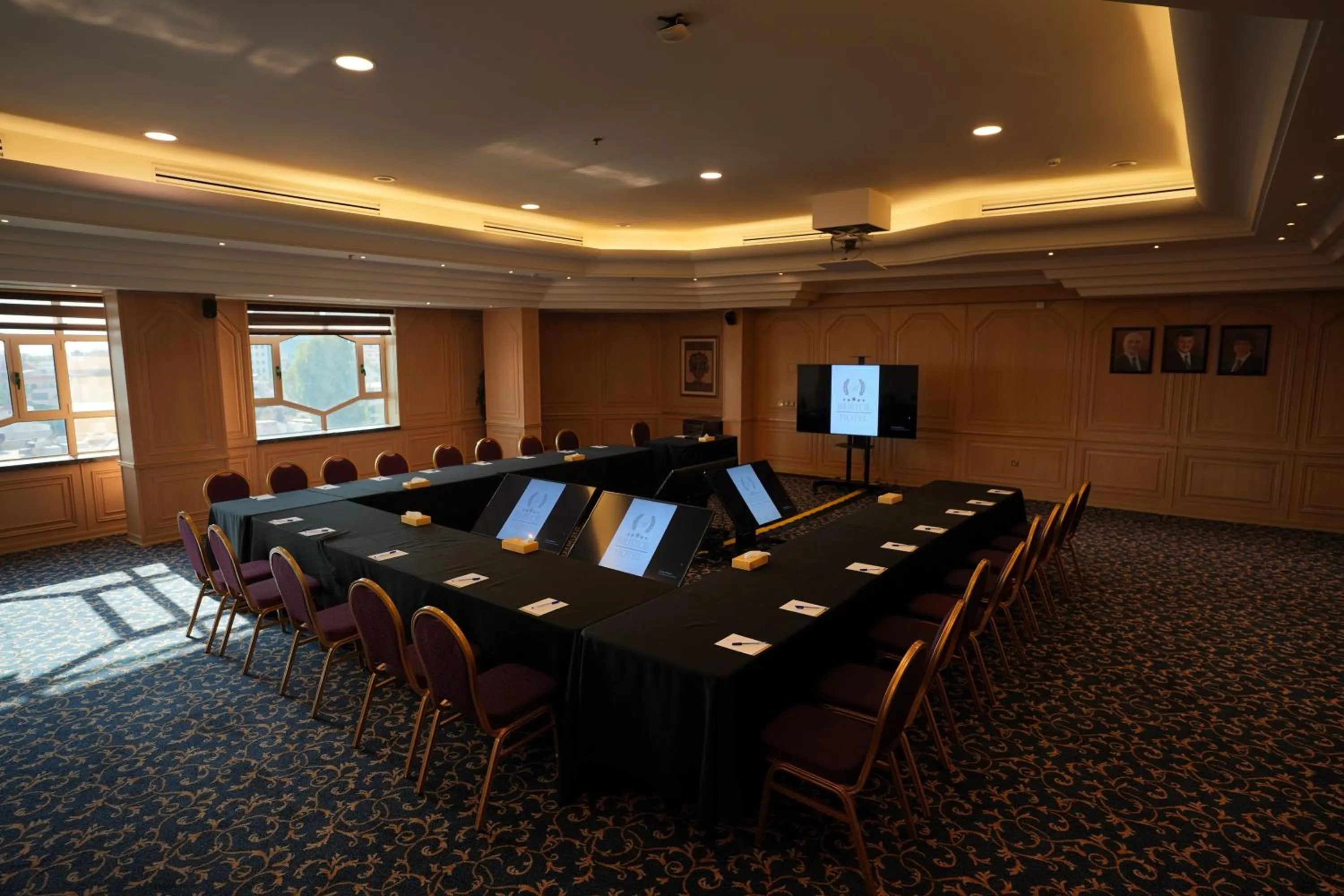 Banquet/Function facilities in Bristol Hotel