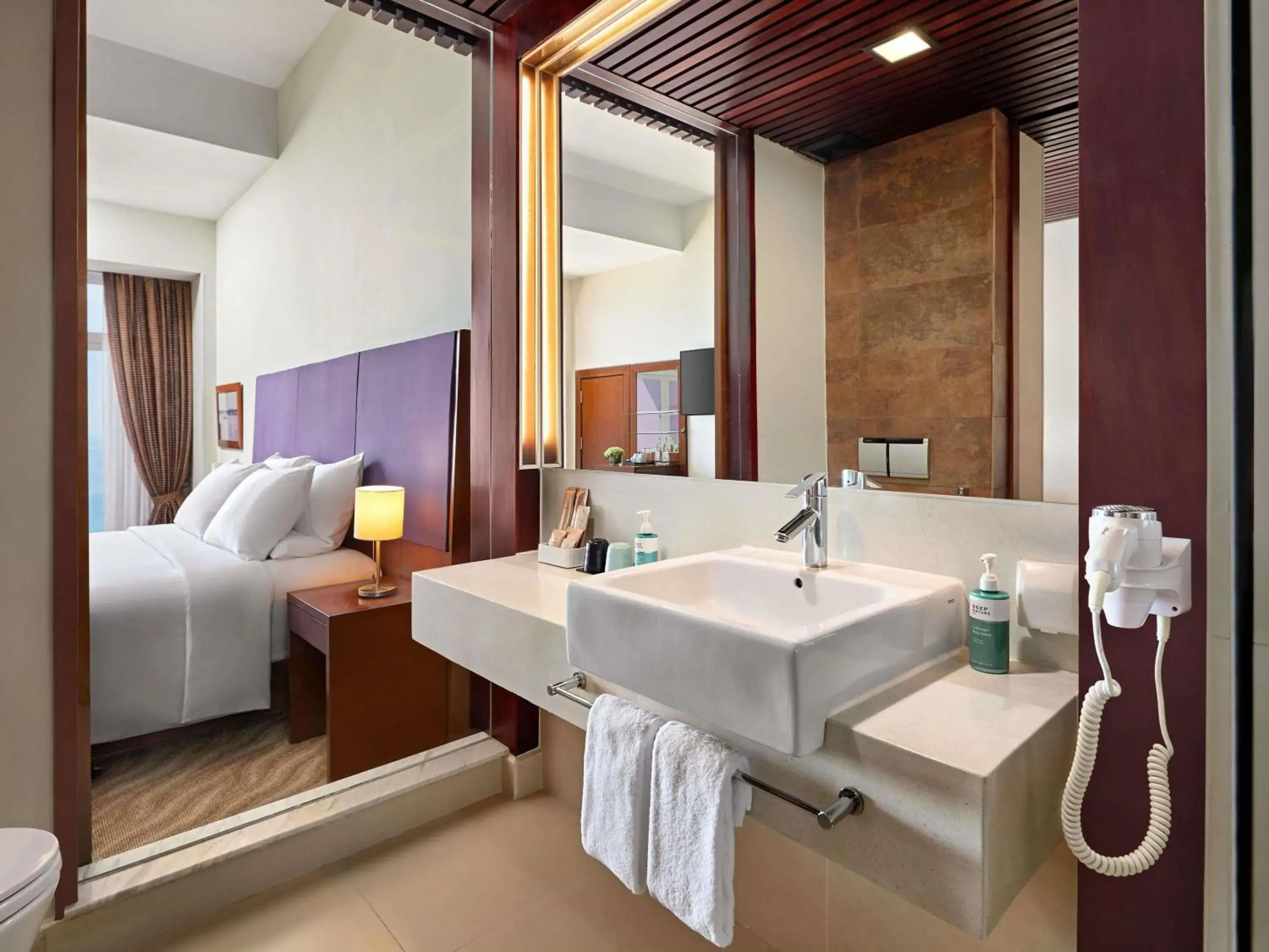 Standard Twin Room in Novotel Nha Trang Standard Twin Room in Novotel Nha Trang