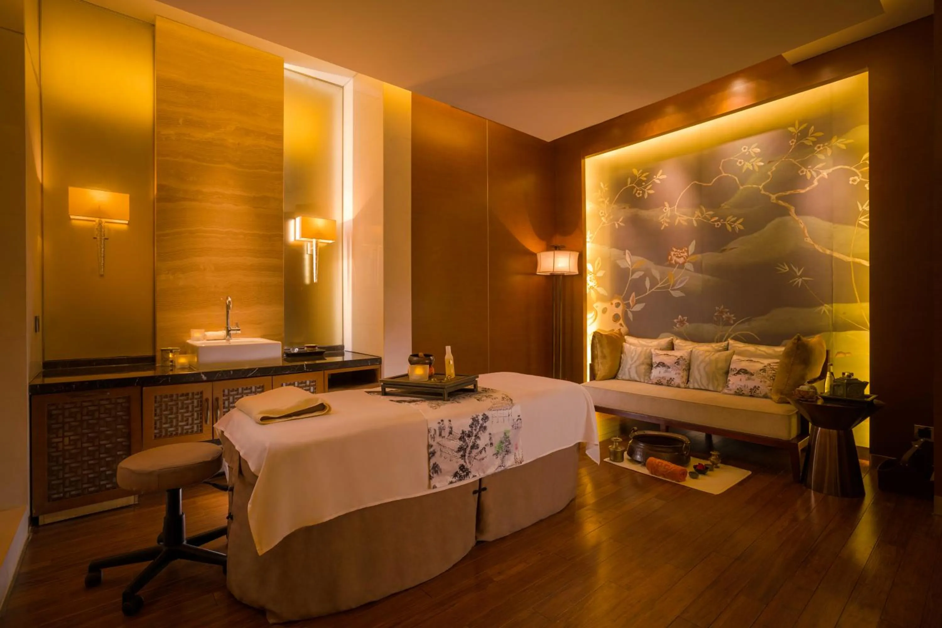 Spa and wellness centre/facilities, Bed in China World Summit Wing, Beijing