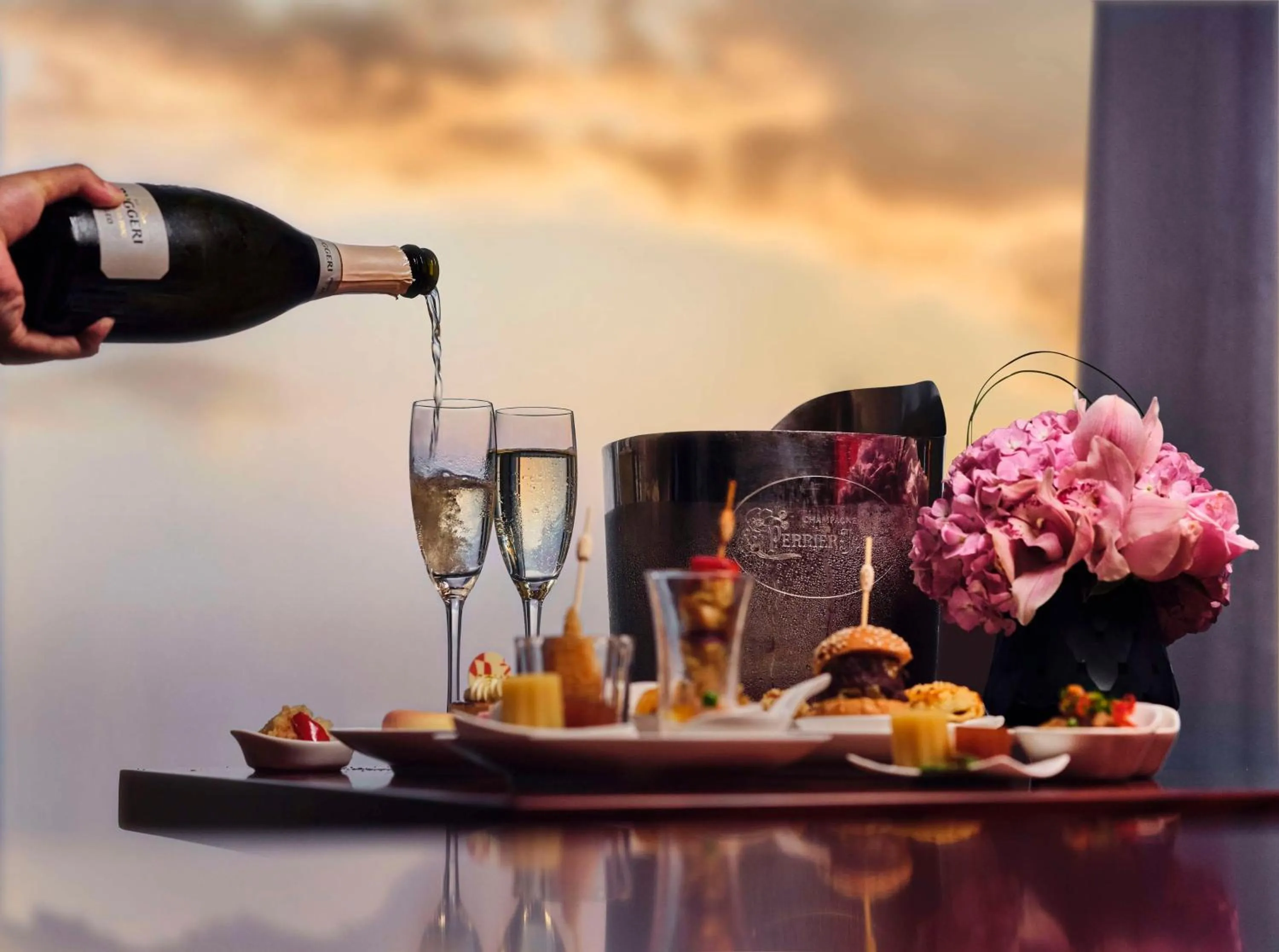 Lounge or bar in China World Summit Wing, Beijing