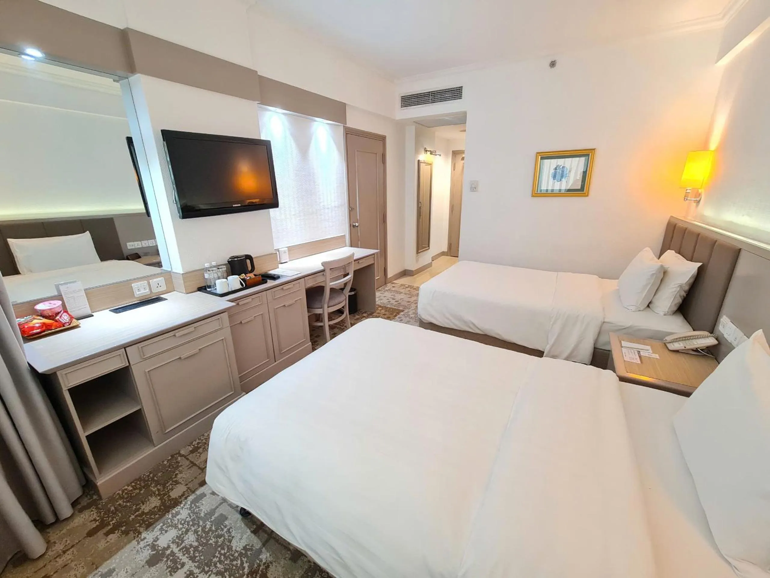 TV and multimedia, Bed in Sunway Hotel Hanoi