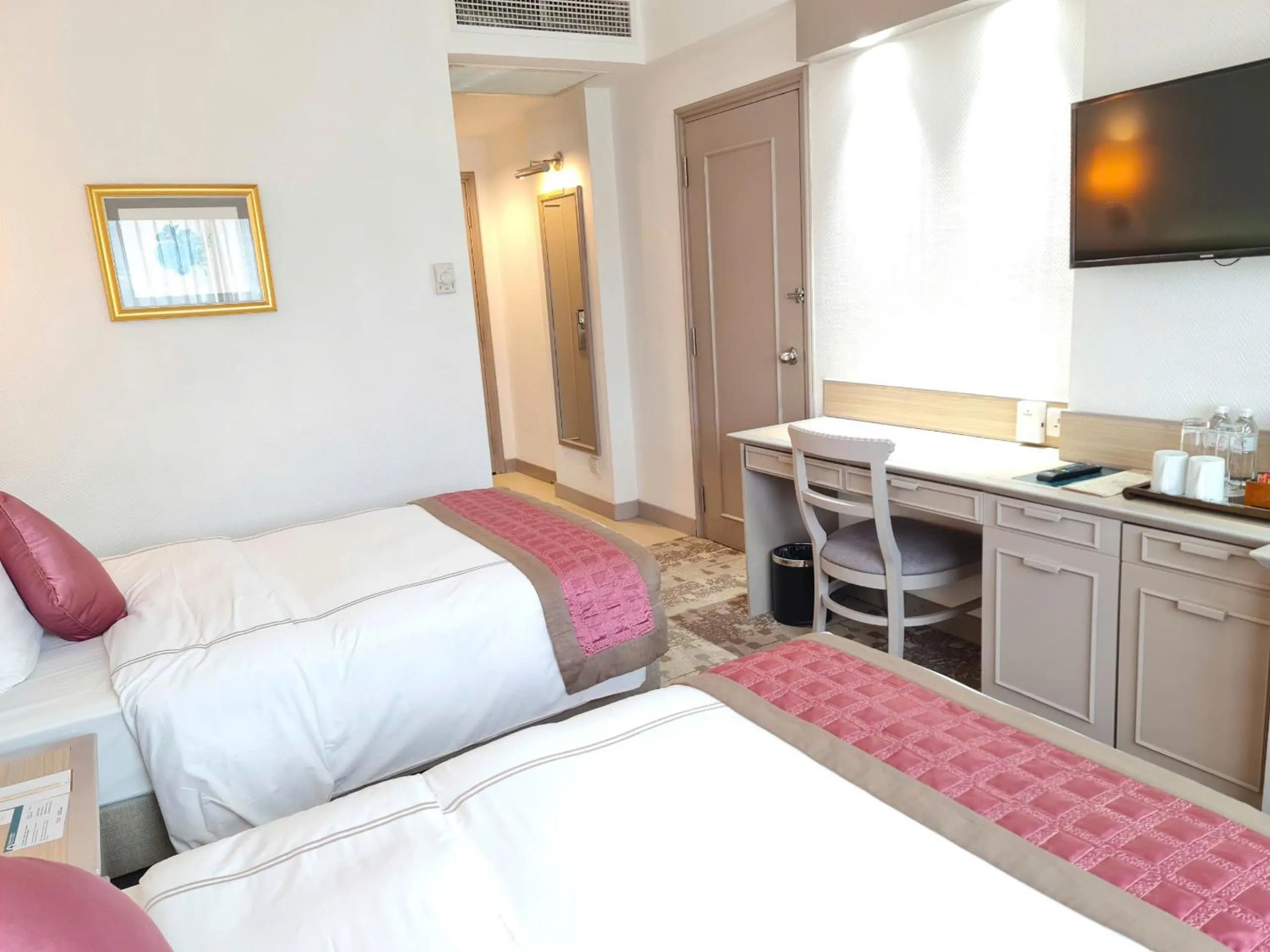 Bed in Sunway Hotel Hanoi