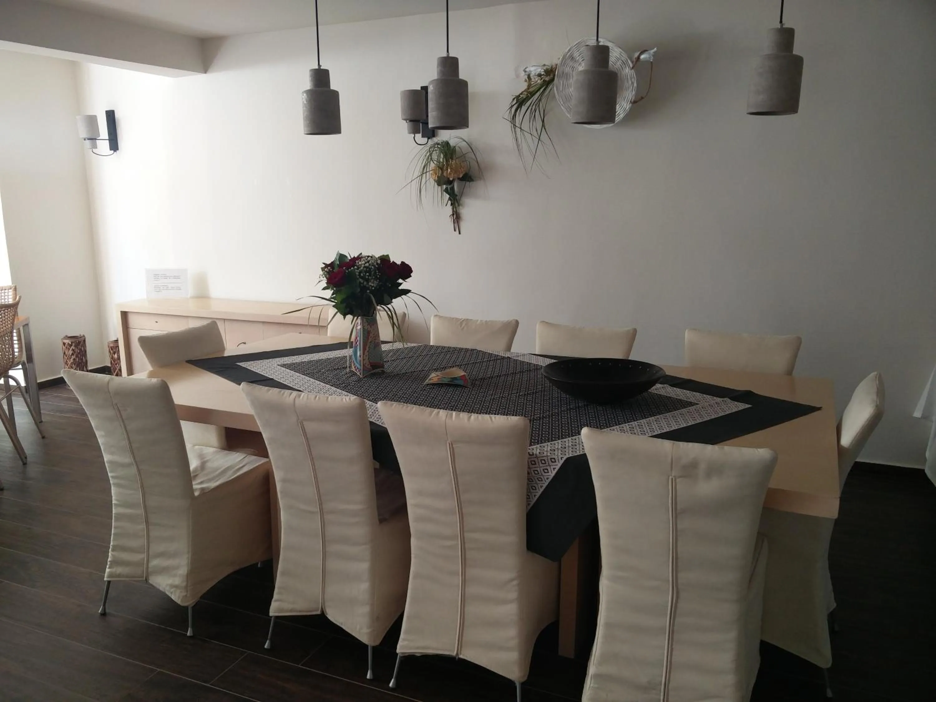 Restaurant/places to eat in New York Hotel