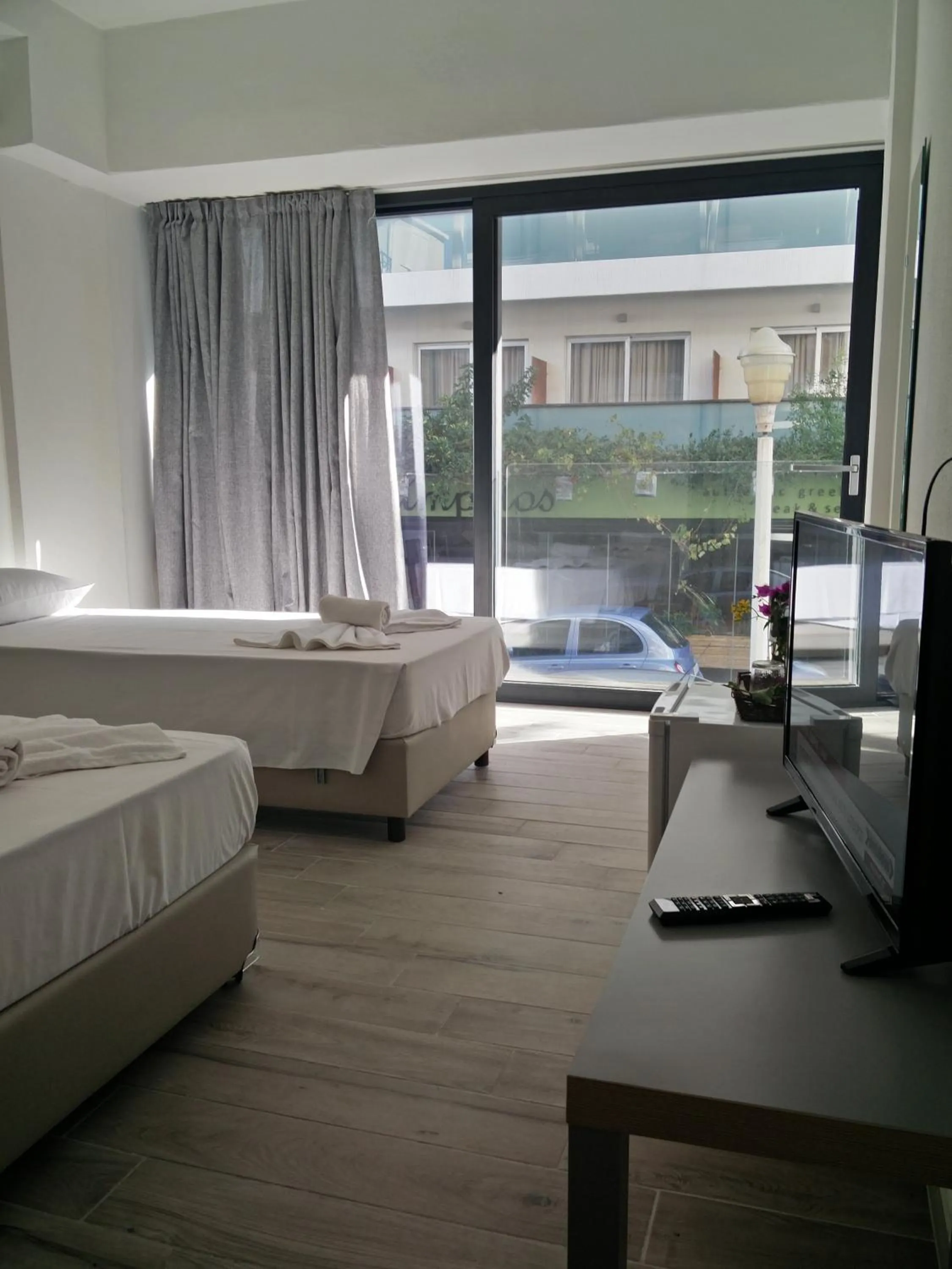 Photo of the whole room, Bed in New York Hotel