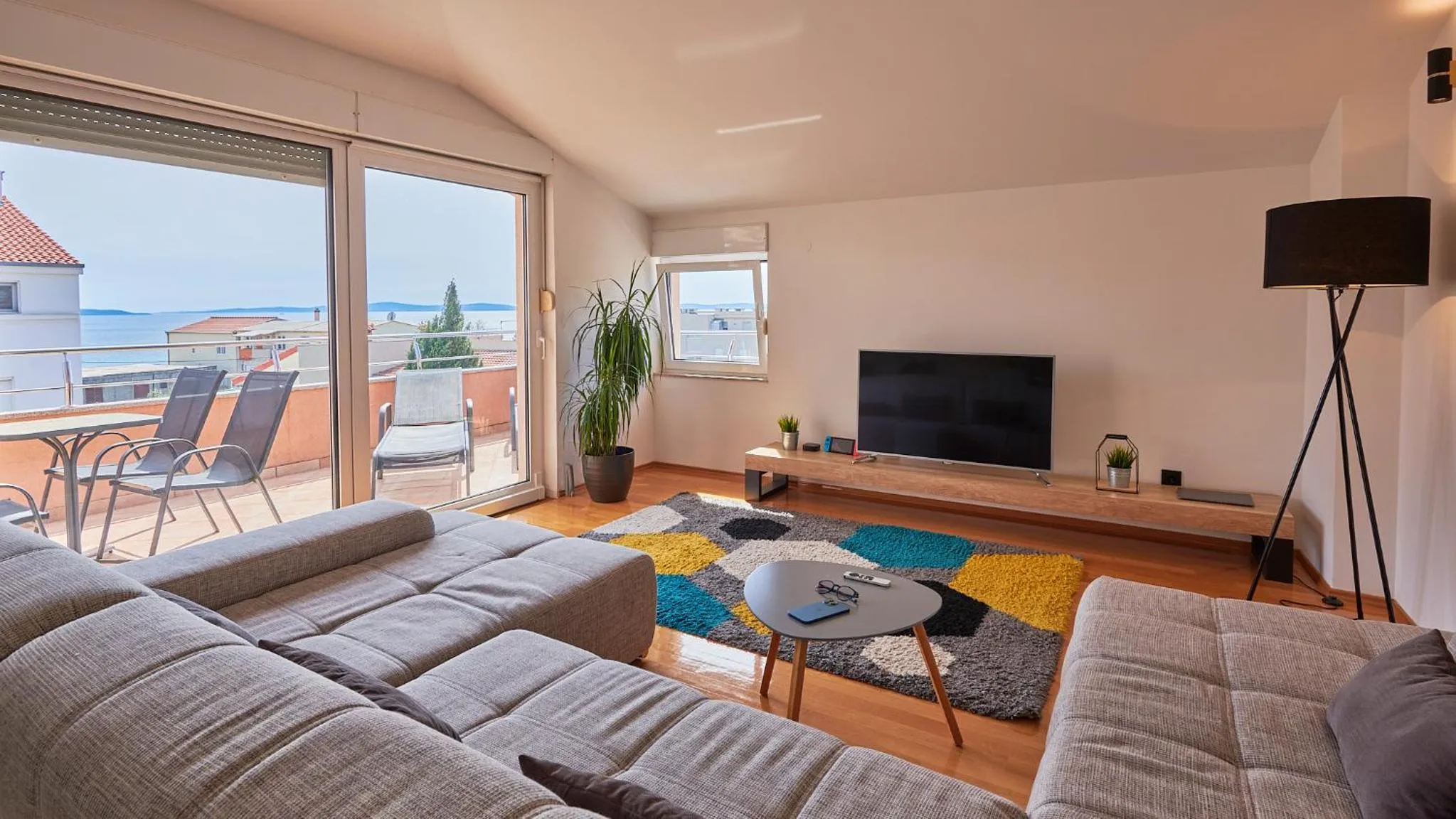 Communal lounge/ TV room in Villa M