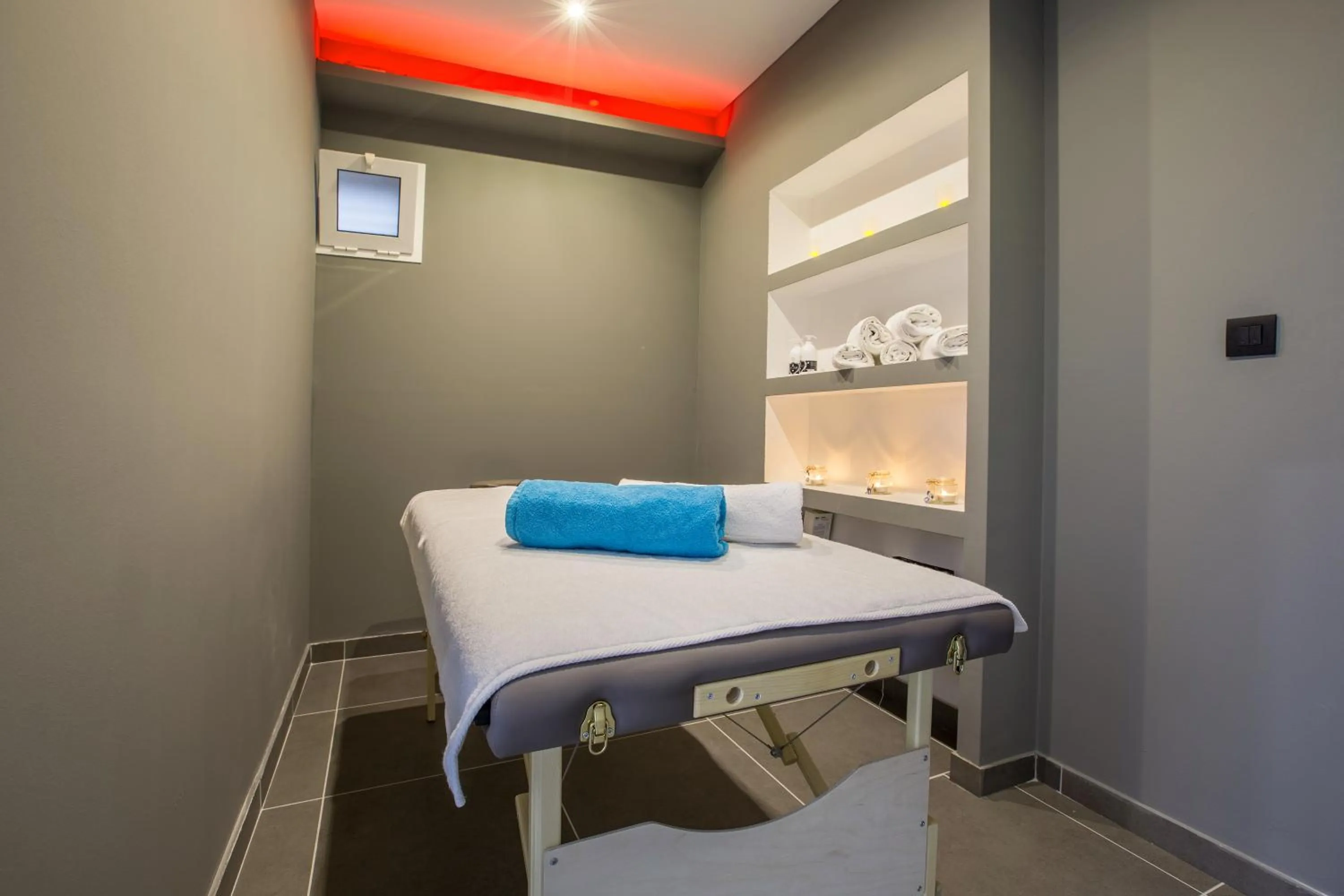 Massage, Bed in Villa M