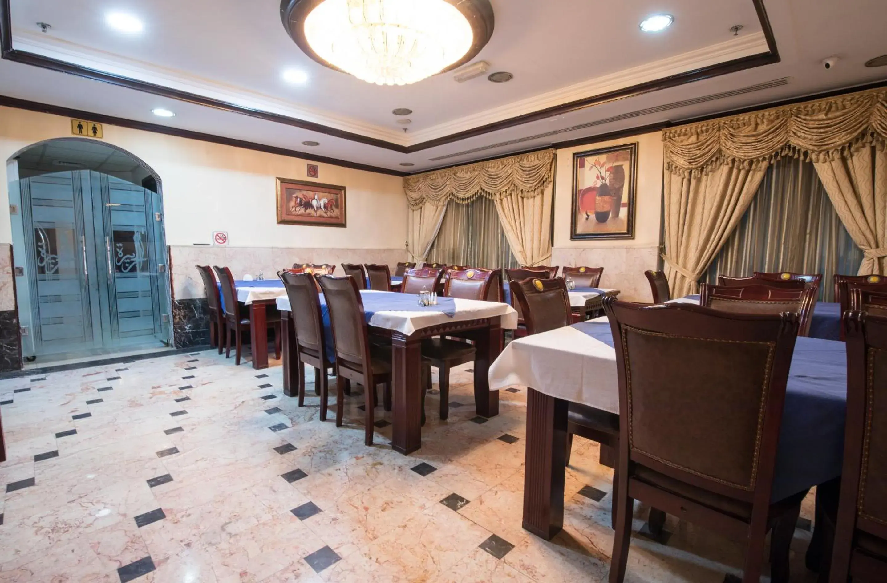 Restaurant/places to eat in Al Jazeerah Hotel Restaurant/places to eat in Al Jazeerah Hotel