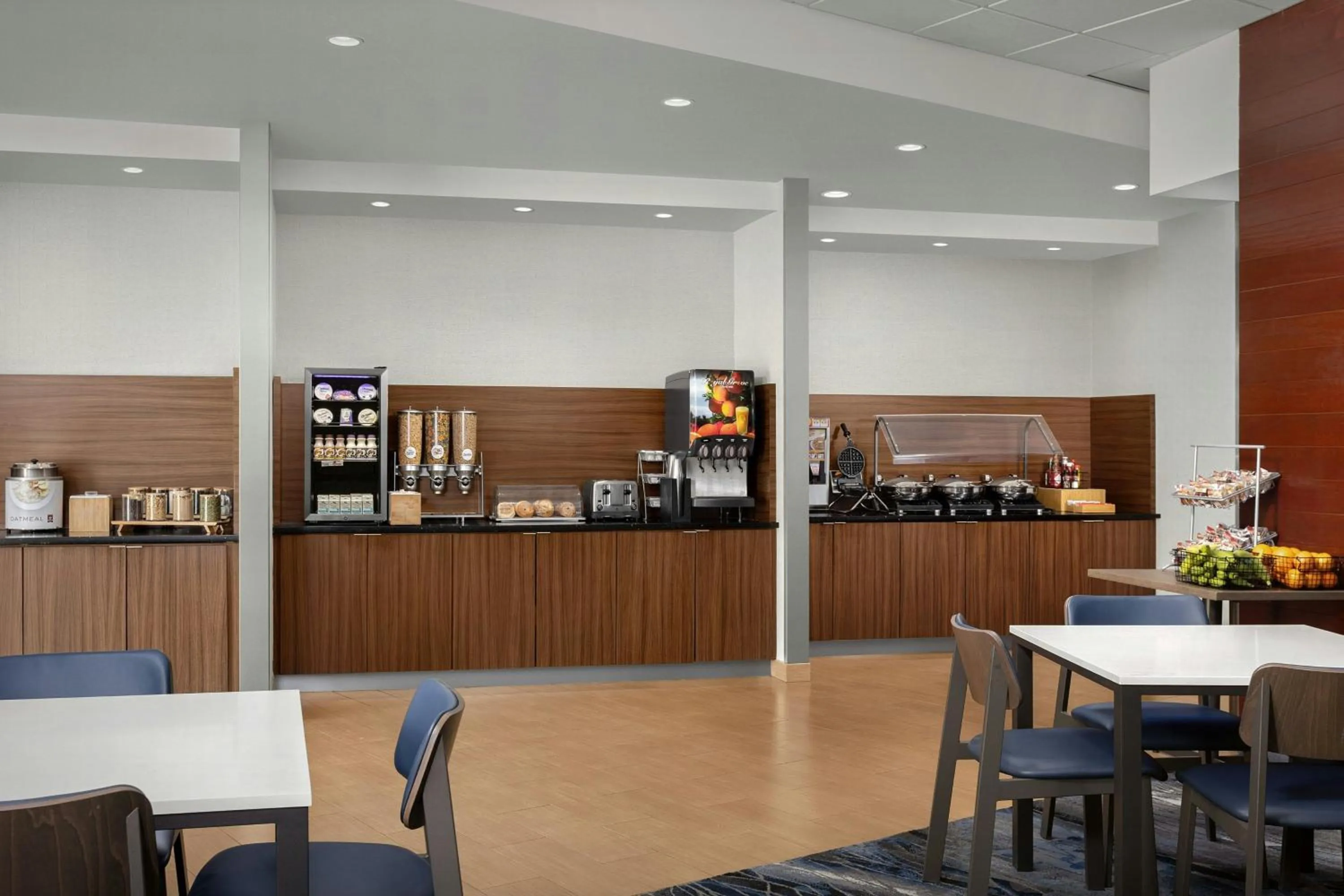Breakfast in Fairfield Inn & Suites by Marriott Atlanta Stockbridge
