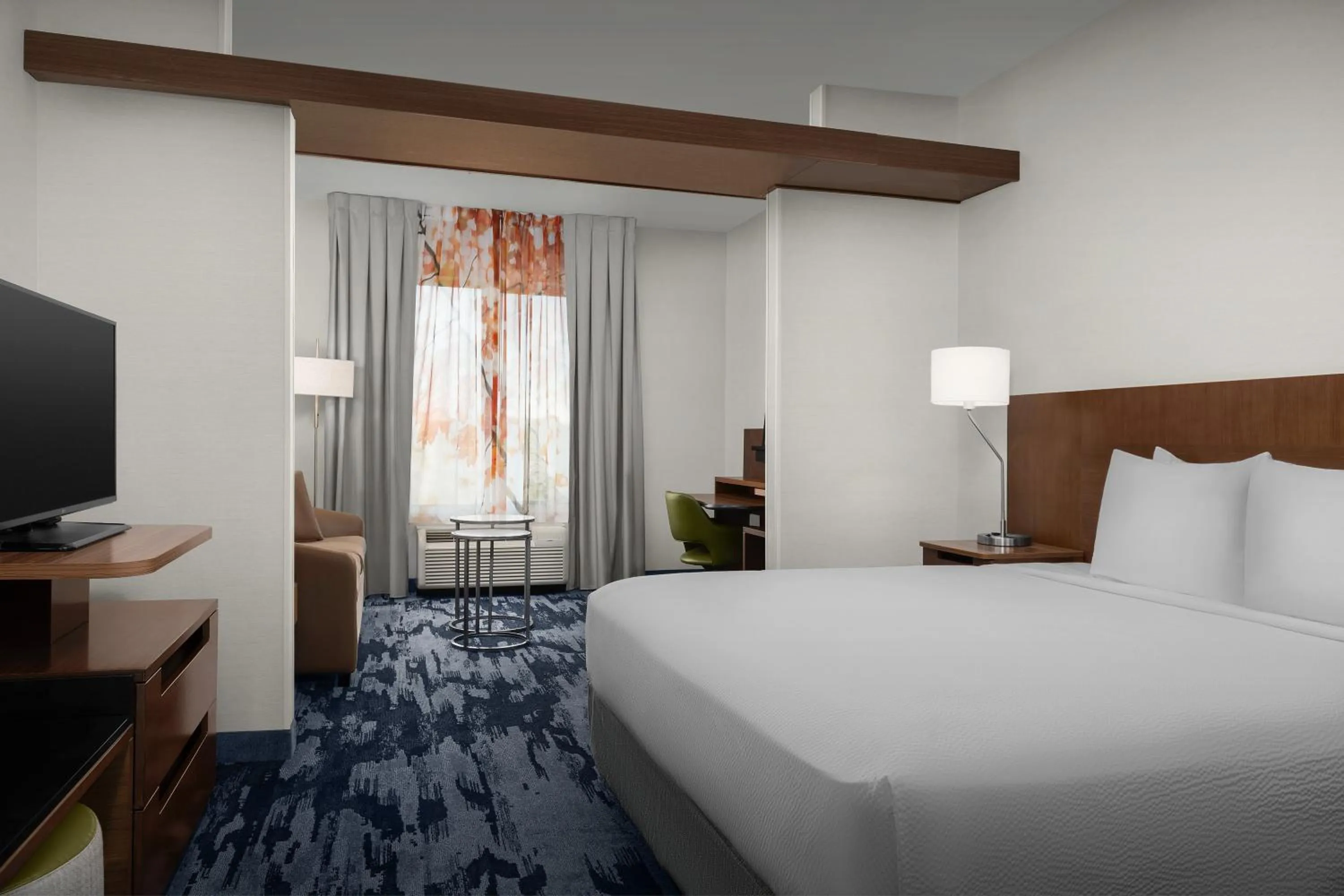 TV and multimedia, Bed in Fairfield Inn & Suites by Marriott Atlanta Stockbridge