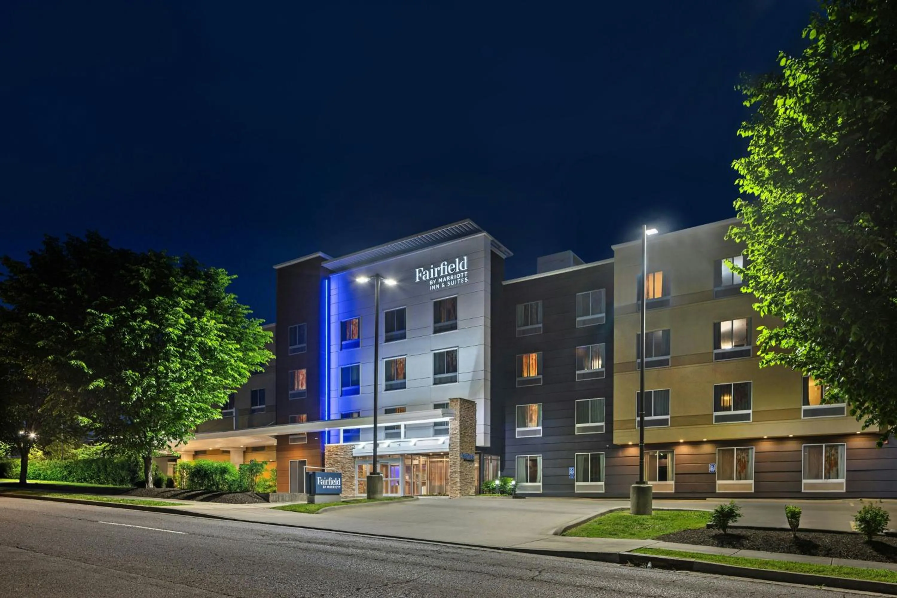 Property building in Fairfield Inn & Suites by Marriott Nashville Downtown-MetroCenter