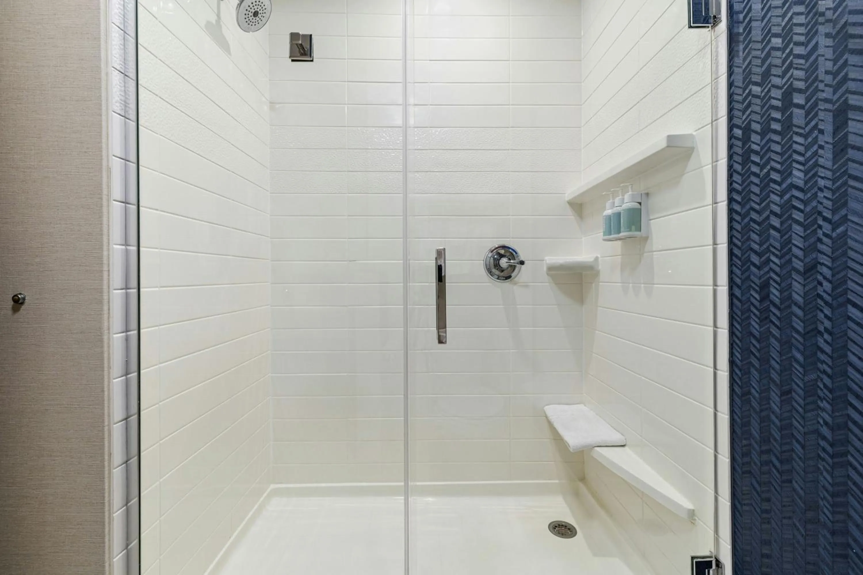 Bathroom in Fairfield Inn & Suites by Marriott Nashville Downtown-MetroCenter