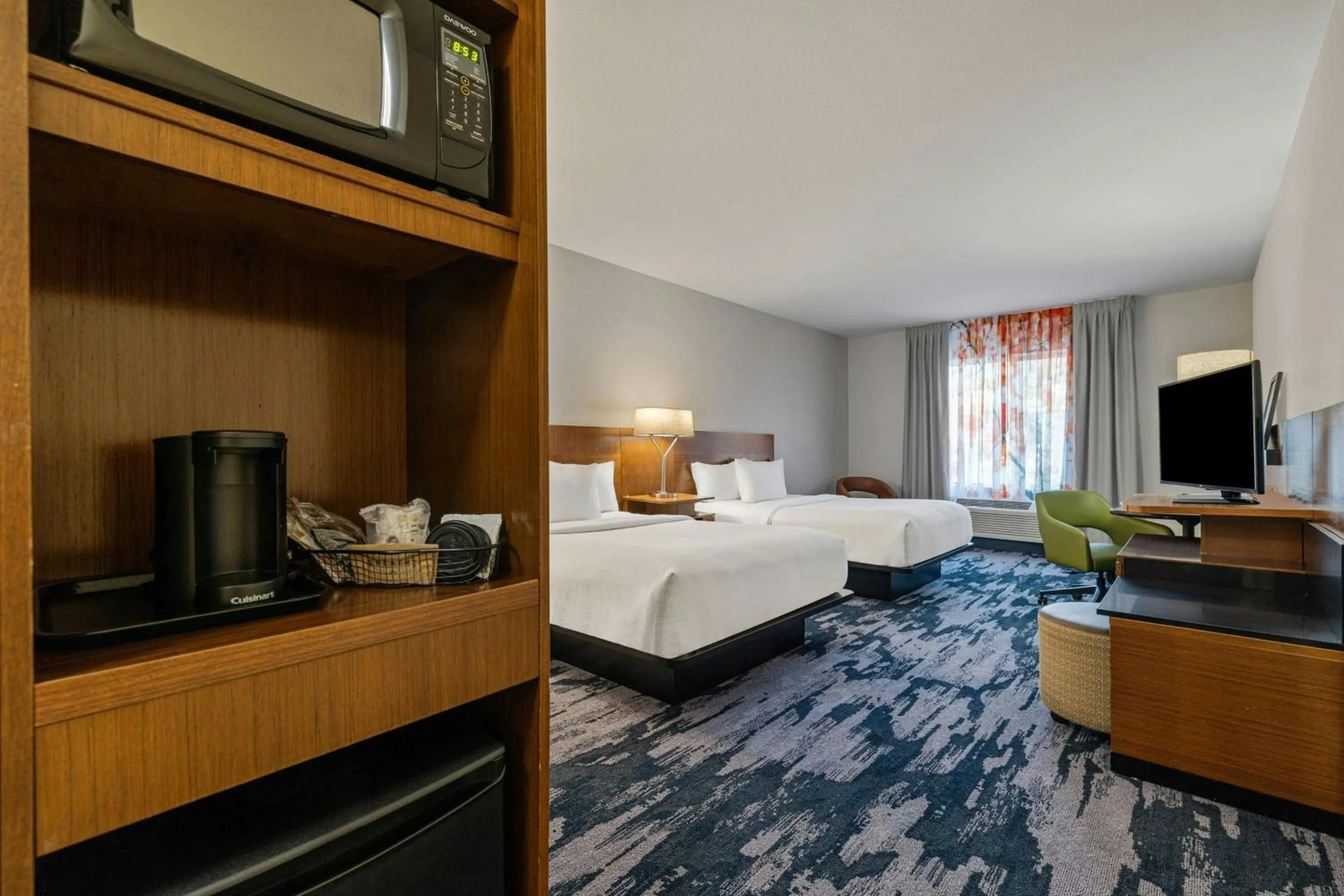 Photo of the whole room, Bed in Fairfield Inn & Suites by Marriott Nashville Downtown-MetroCenter