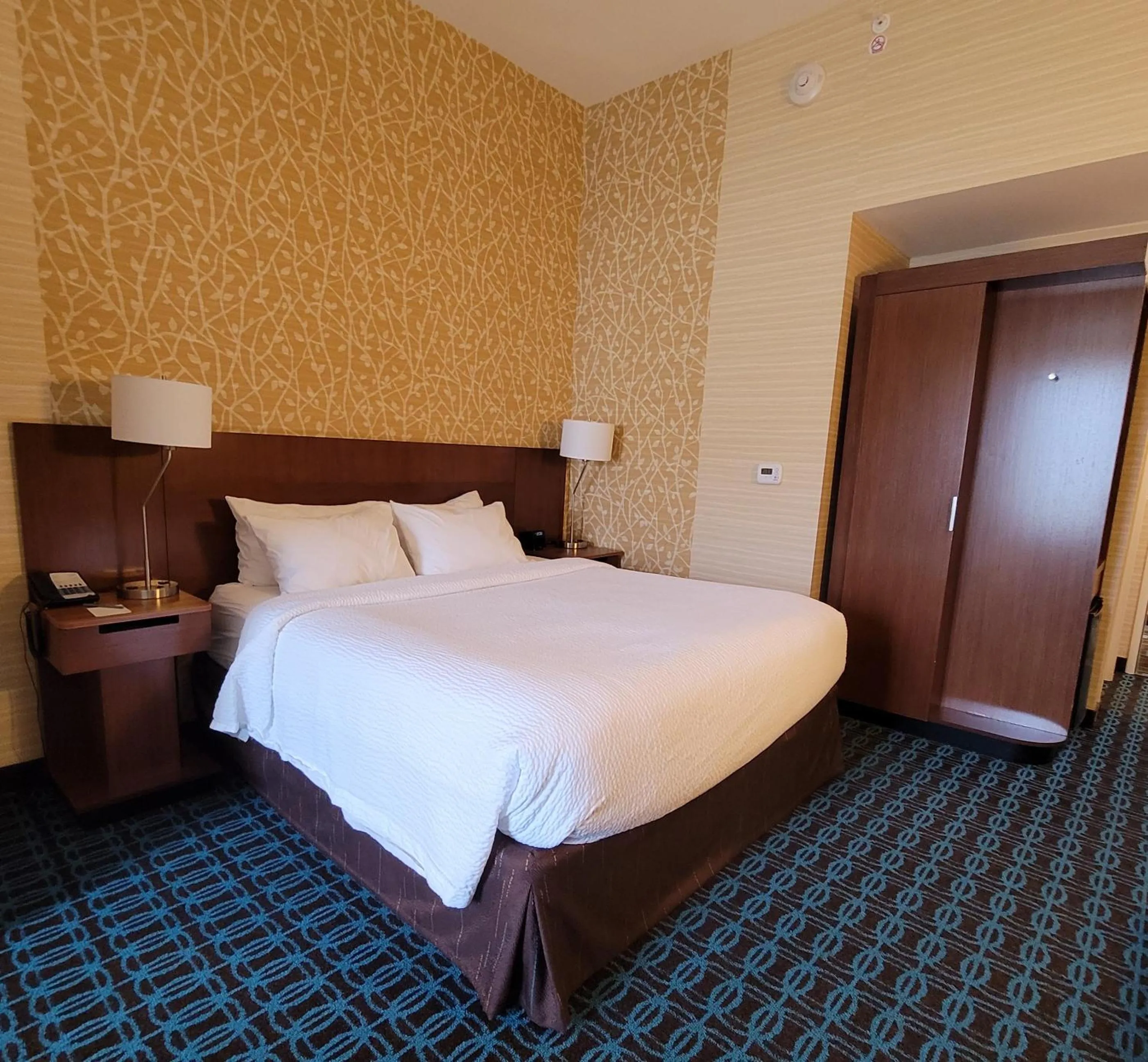 Bedroom, Bed in Fairfield Inn & Suites by Marriott Butte