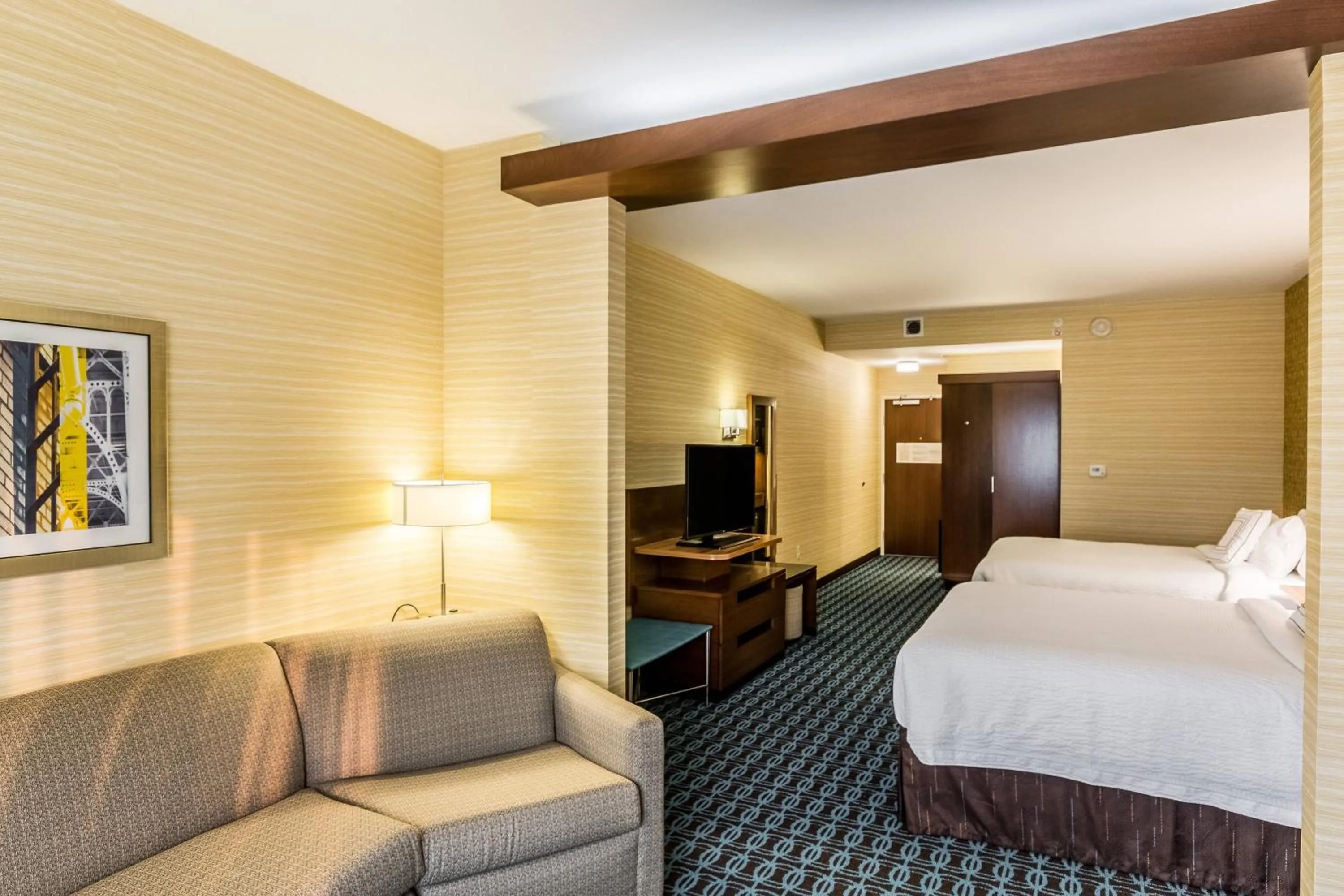 Photo of the whole room, Bed in Fairfield Inn & Suites by Marriott Butte