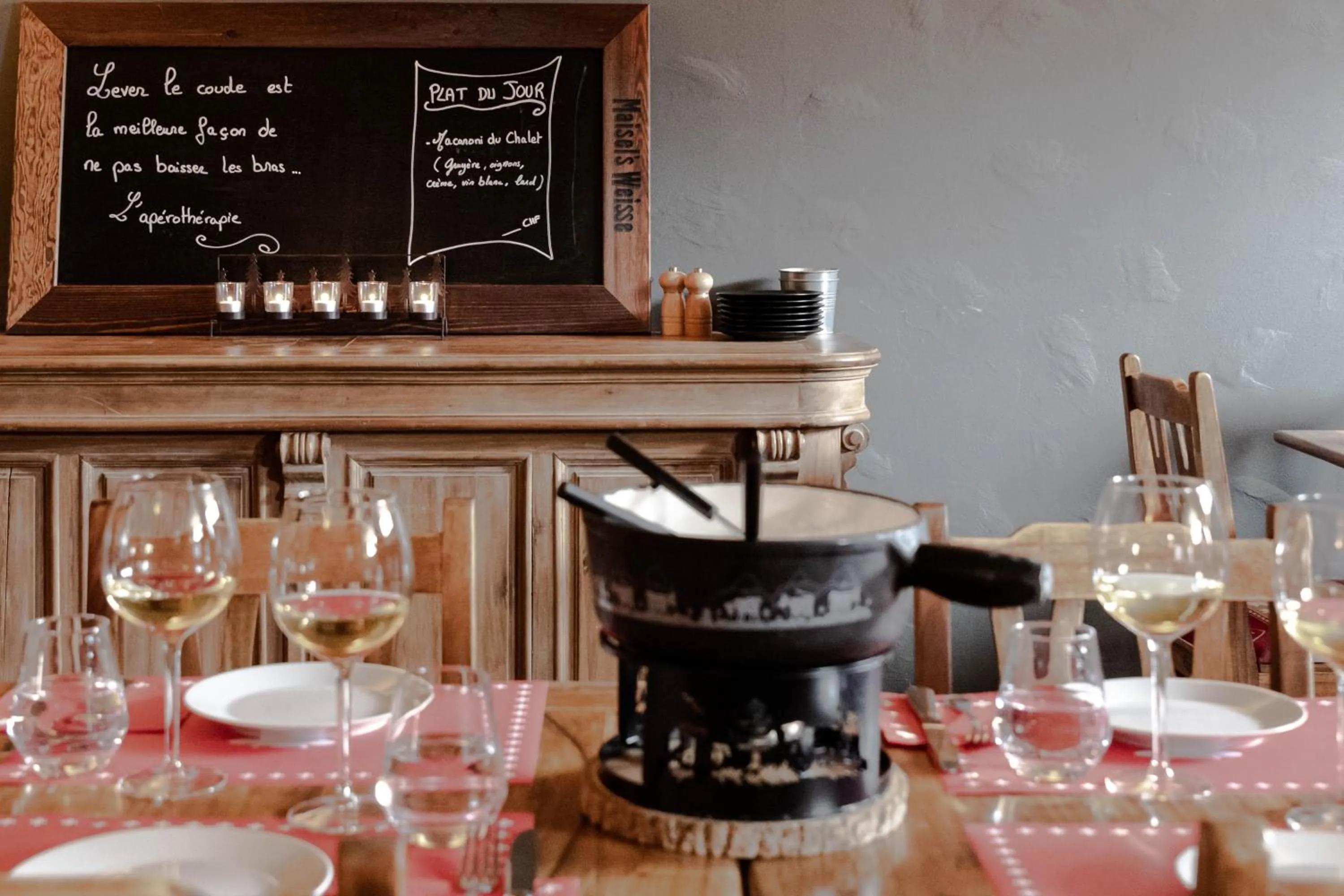 Restaurant/places to eat in Hotel L'Etable