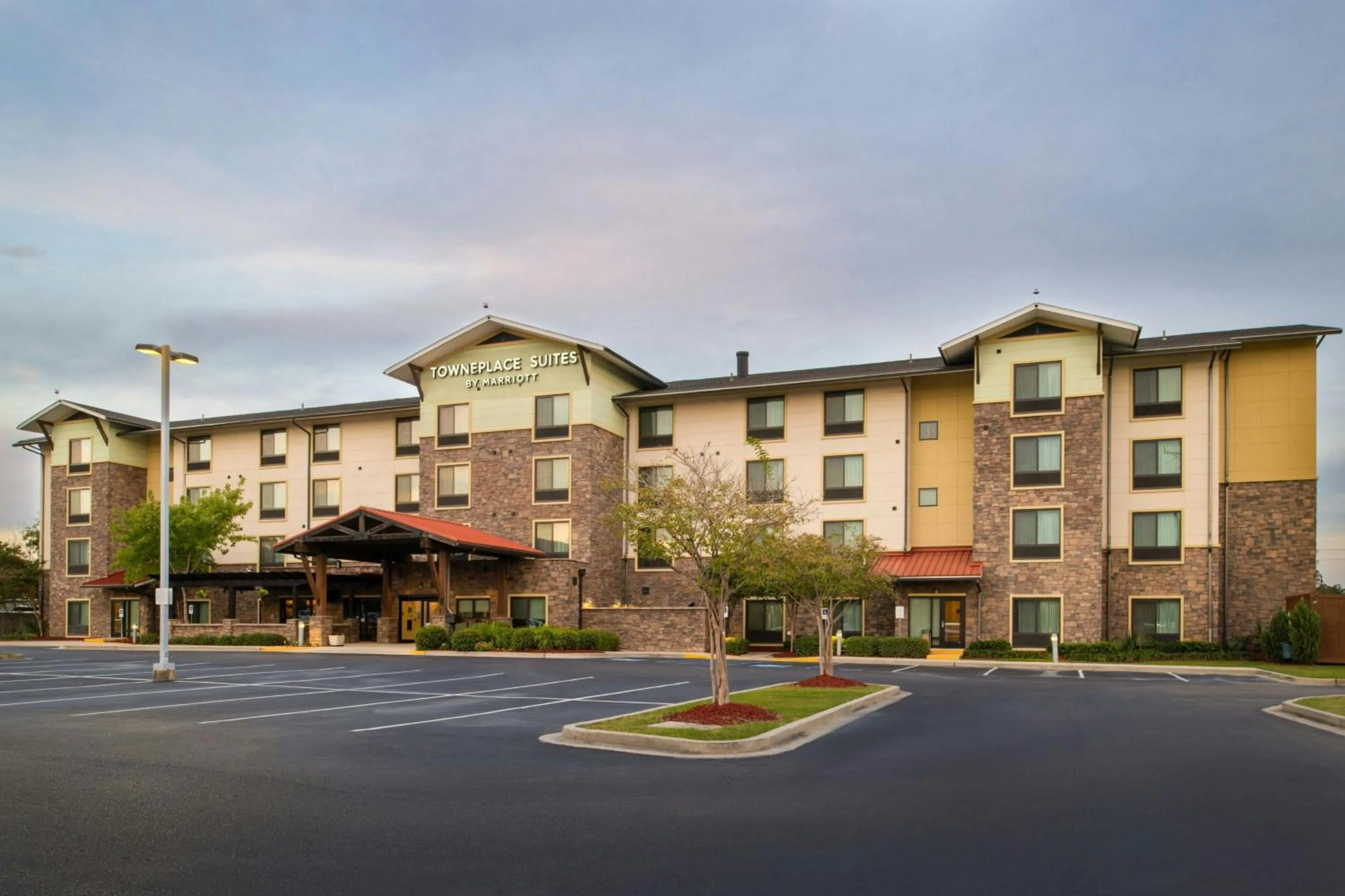 Property building in TownePlace Suites by Marriott Slidell