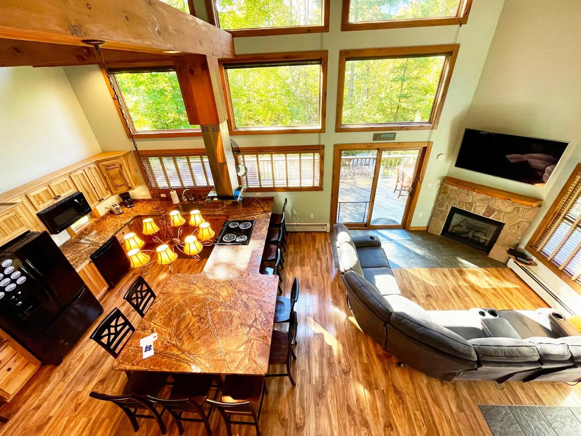Dining area in Marble Mountain Chalet