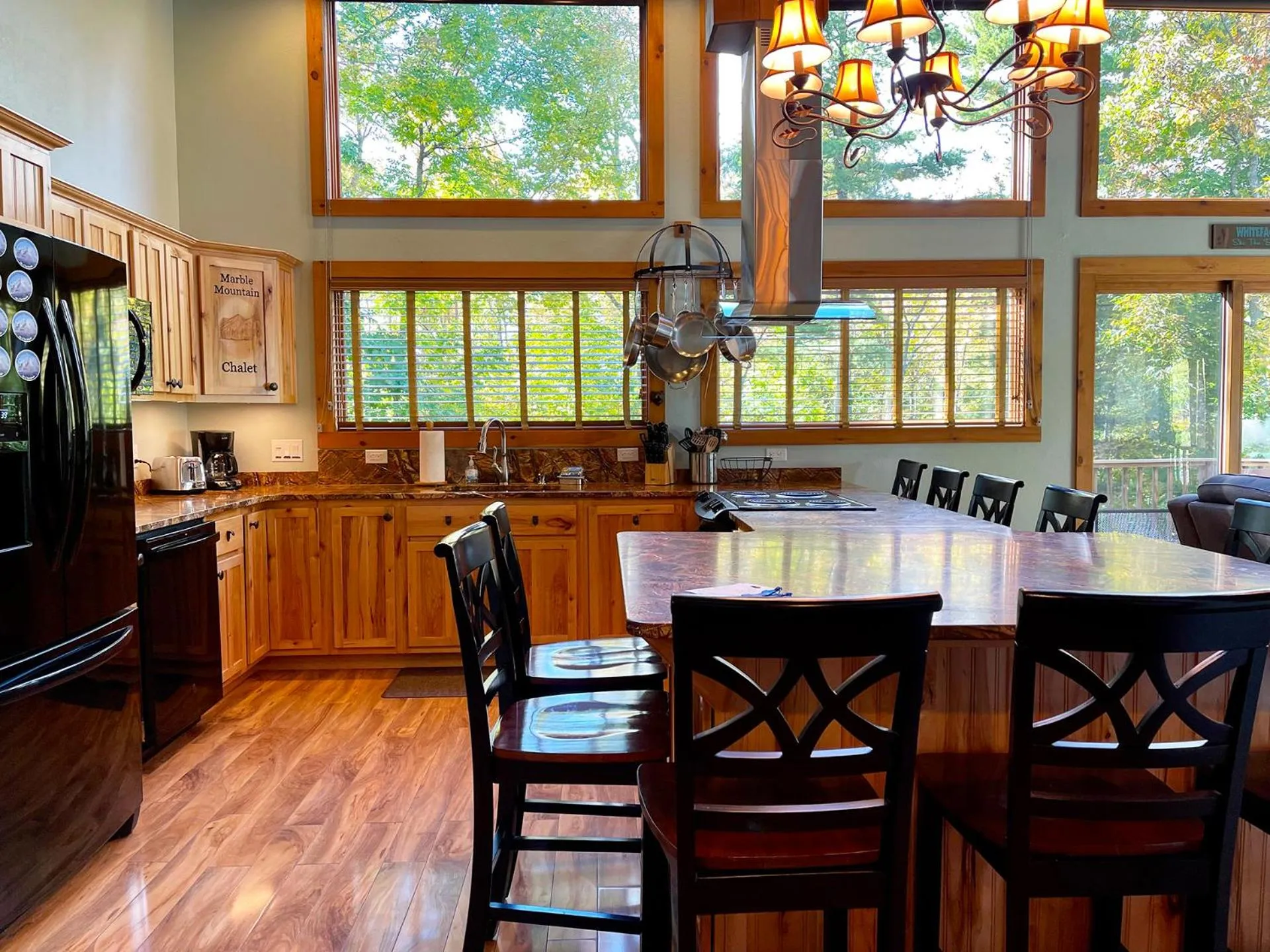 Dining area in Marble Mountain Chalet