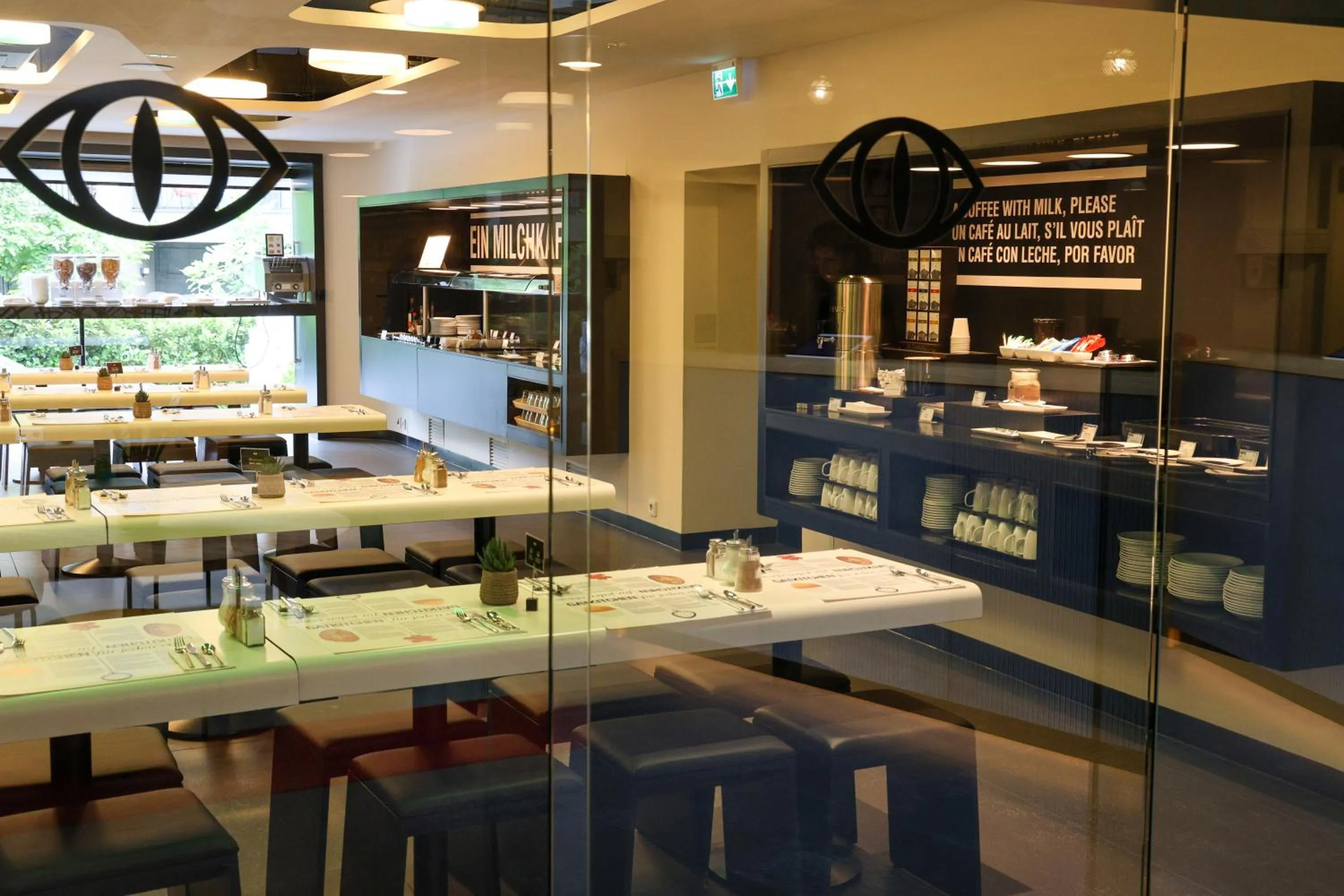 Dining area in Hotel Gat Point Charlie