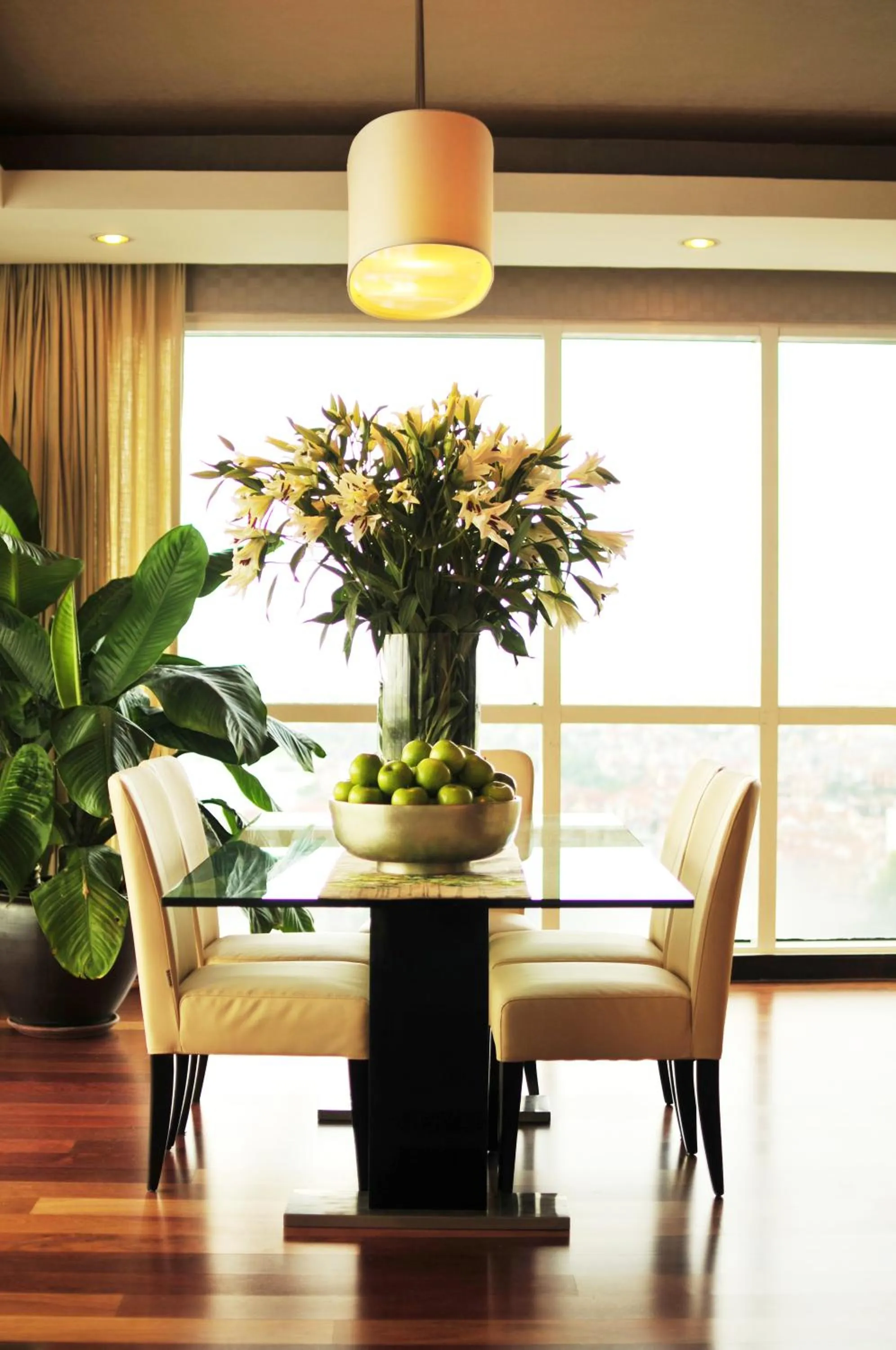 Dining area in Fraser Suites Hanoi