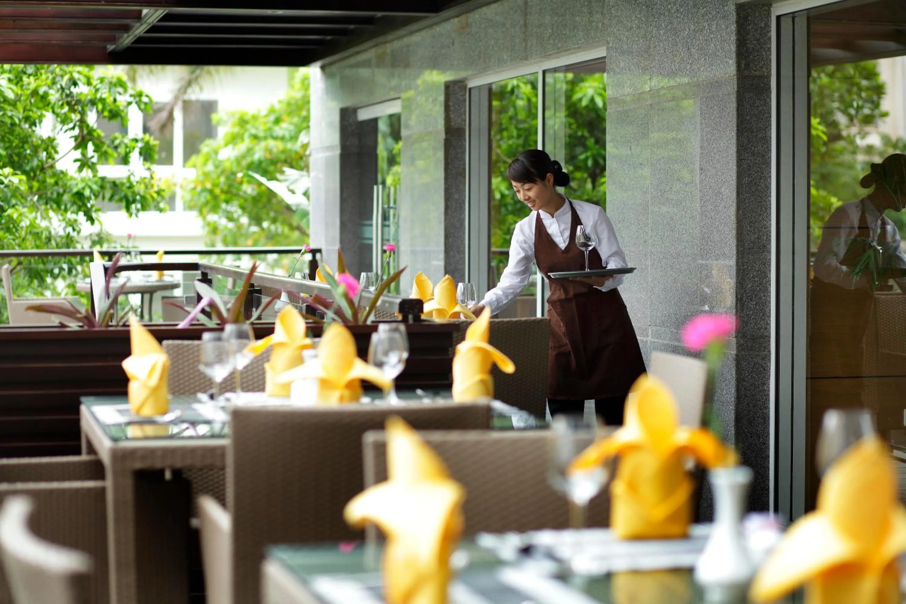 Restaurant/places to eat in Fraser Suites Hanoi