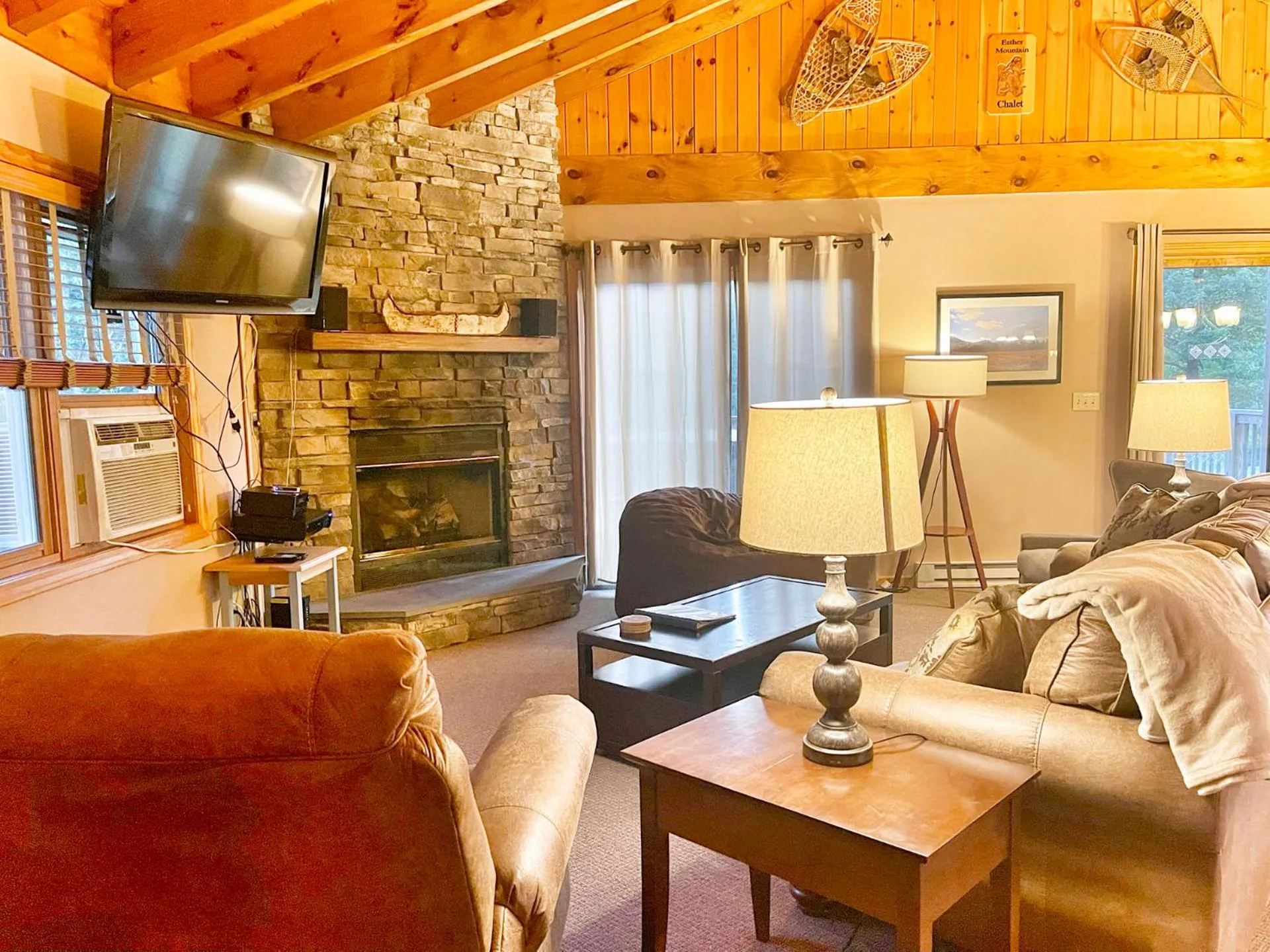 Living room in Esther Mountain Chalet