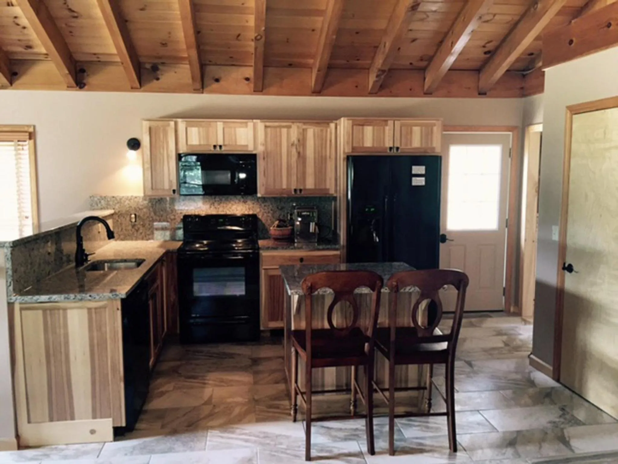 Kitchen or kitchenette in Esther Mountain Chalet