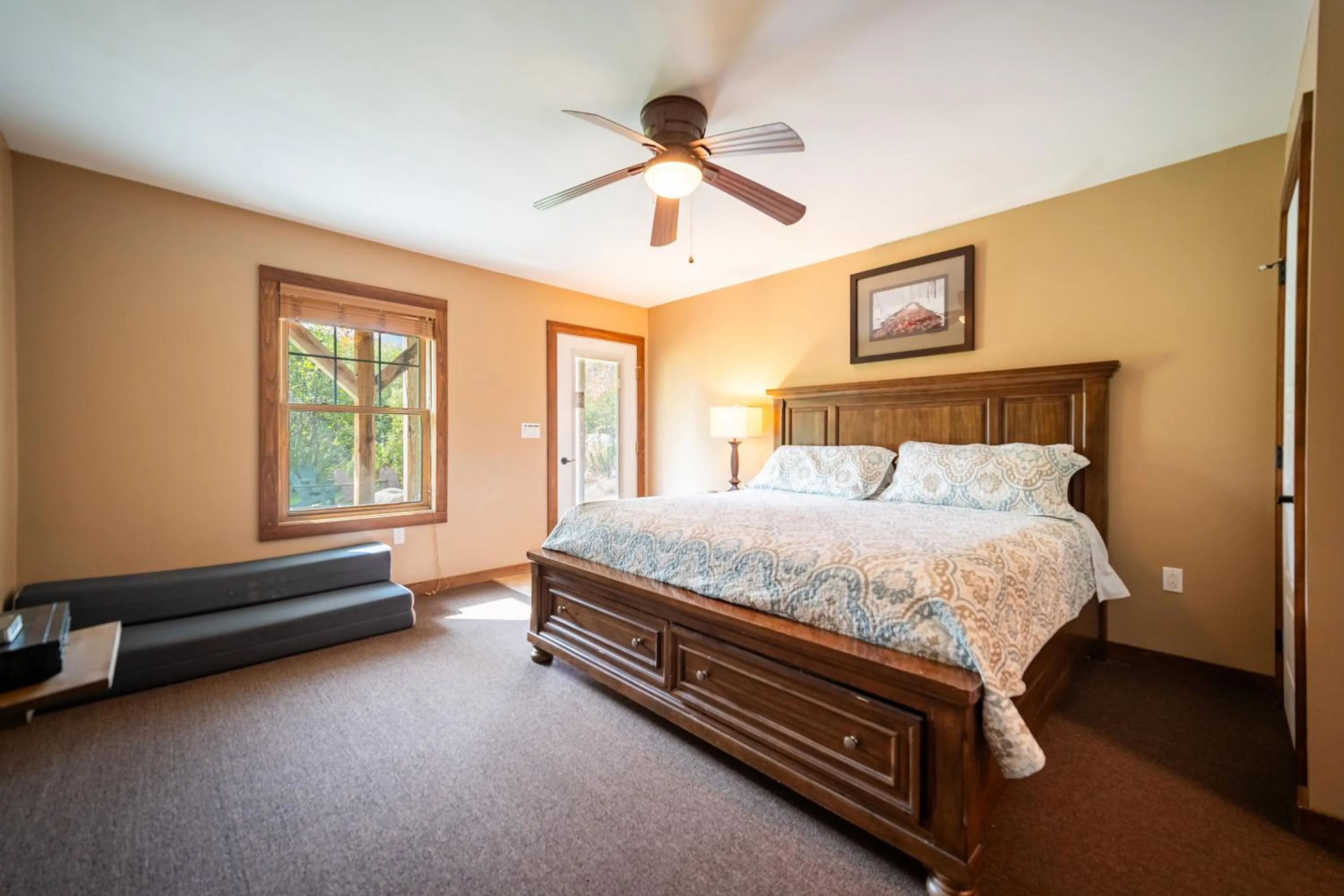 Bed in Lookout Mountain Chalet