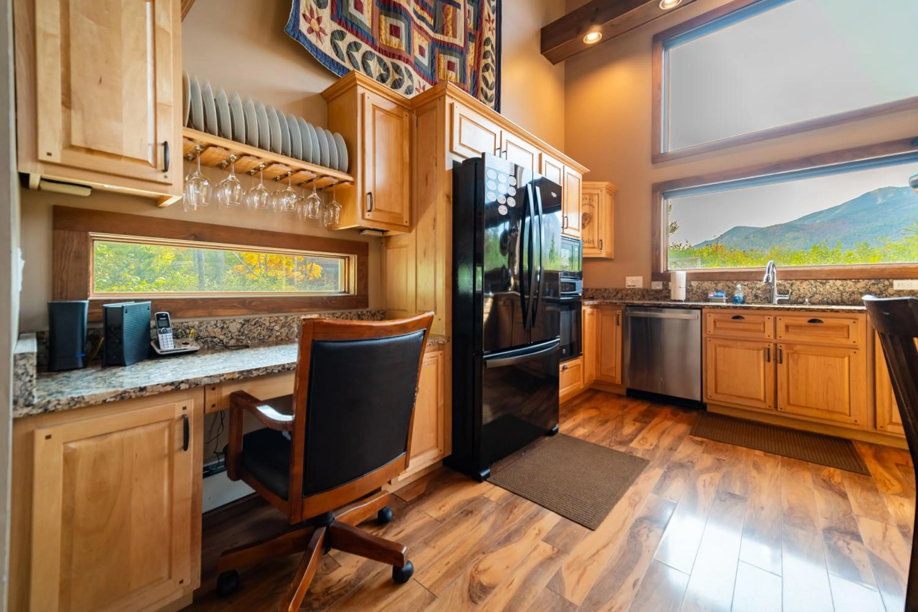 Kitchen or kitchenette in Lookout Mountain Chalet