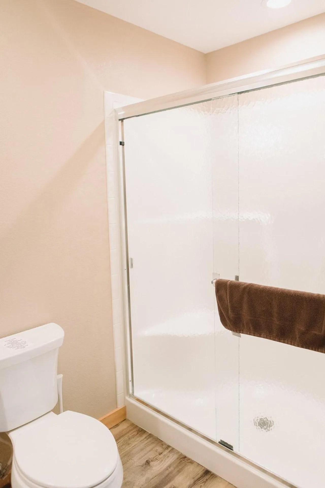 Shower in Cascade Mountain Chalet