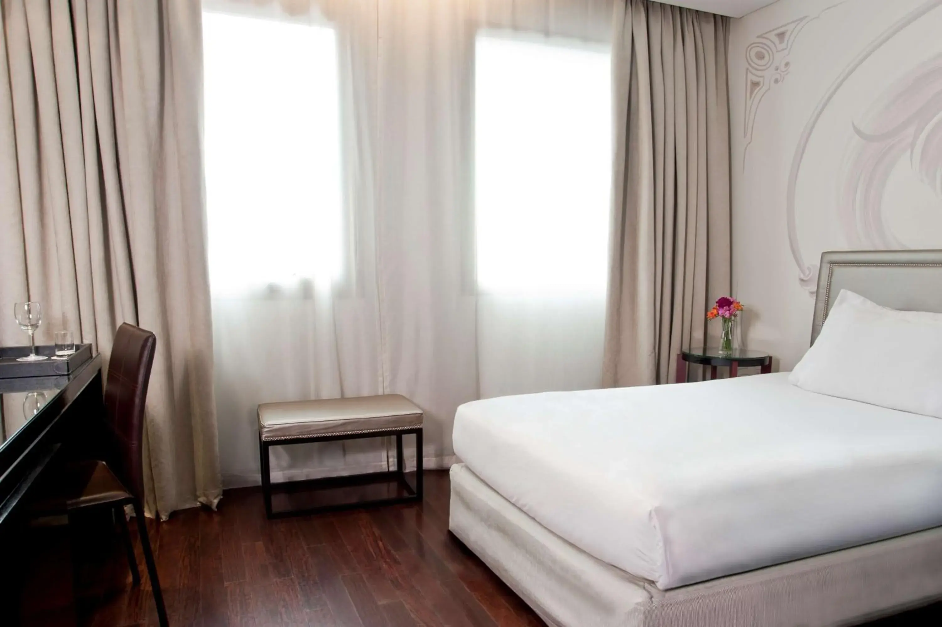 Photo of the whole room, Bed in NH Buenos Aires Tango Photo of the whole room, Bed in NH Buenos Aires Tango