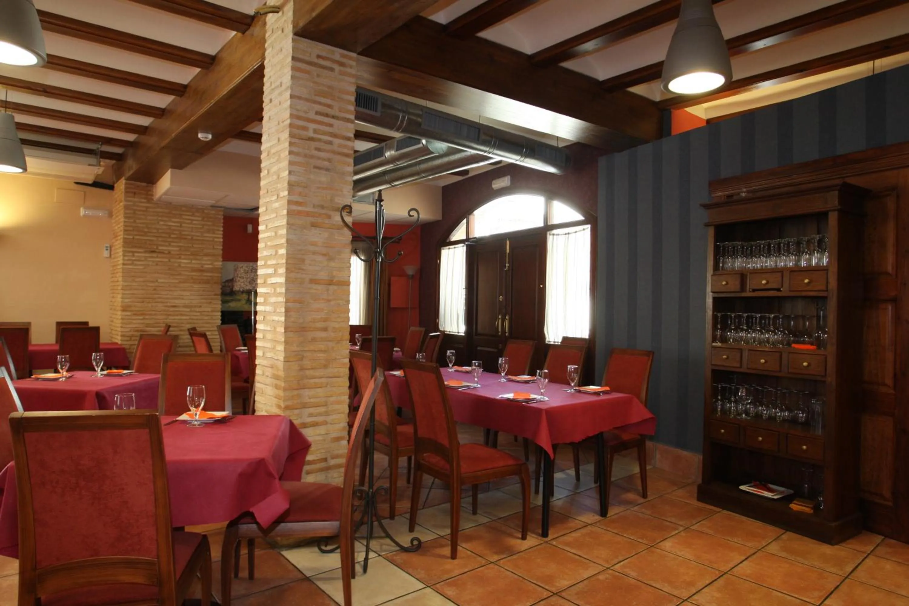 Restaurant/places to eat in Hotel Con Encanto La Façana