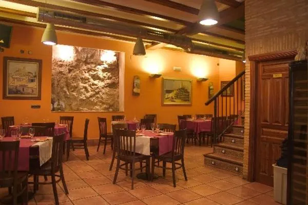 Restaurant/places to eat in Hotel Con Encanto La Façana