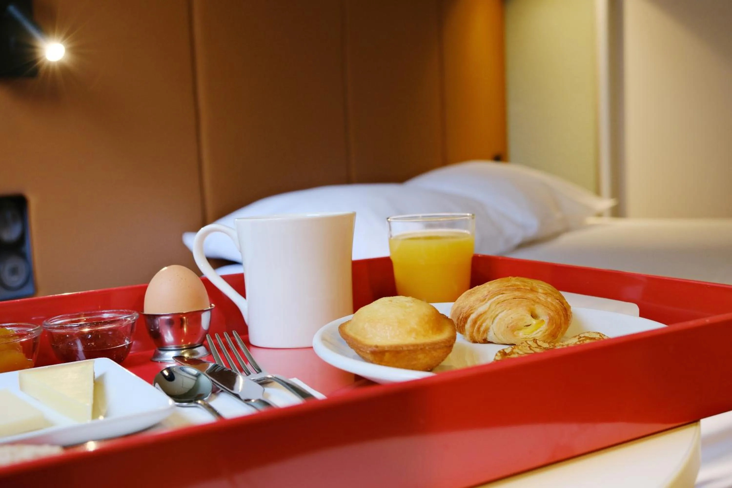 Bedroom, Bed in Ibis Avranches Baie du Mont-Saint-Michel